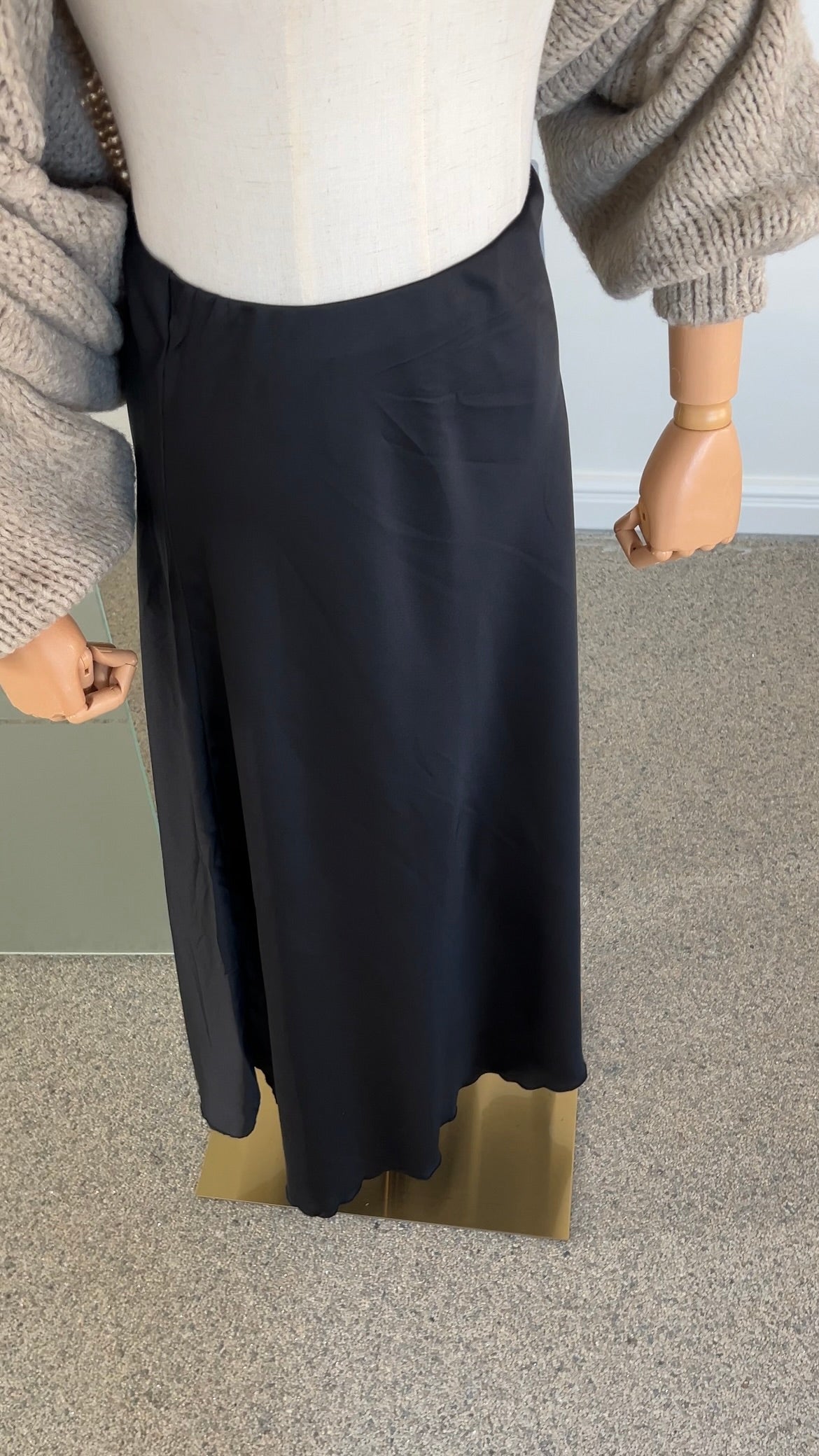 SATIN SKIRT BLACK