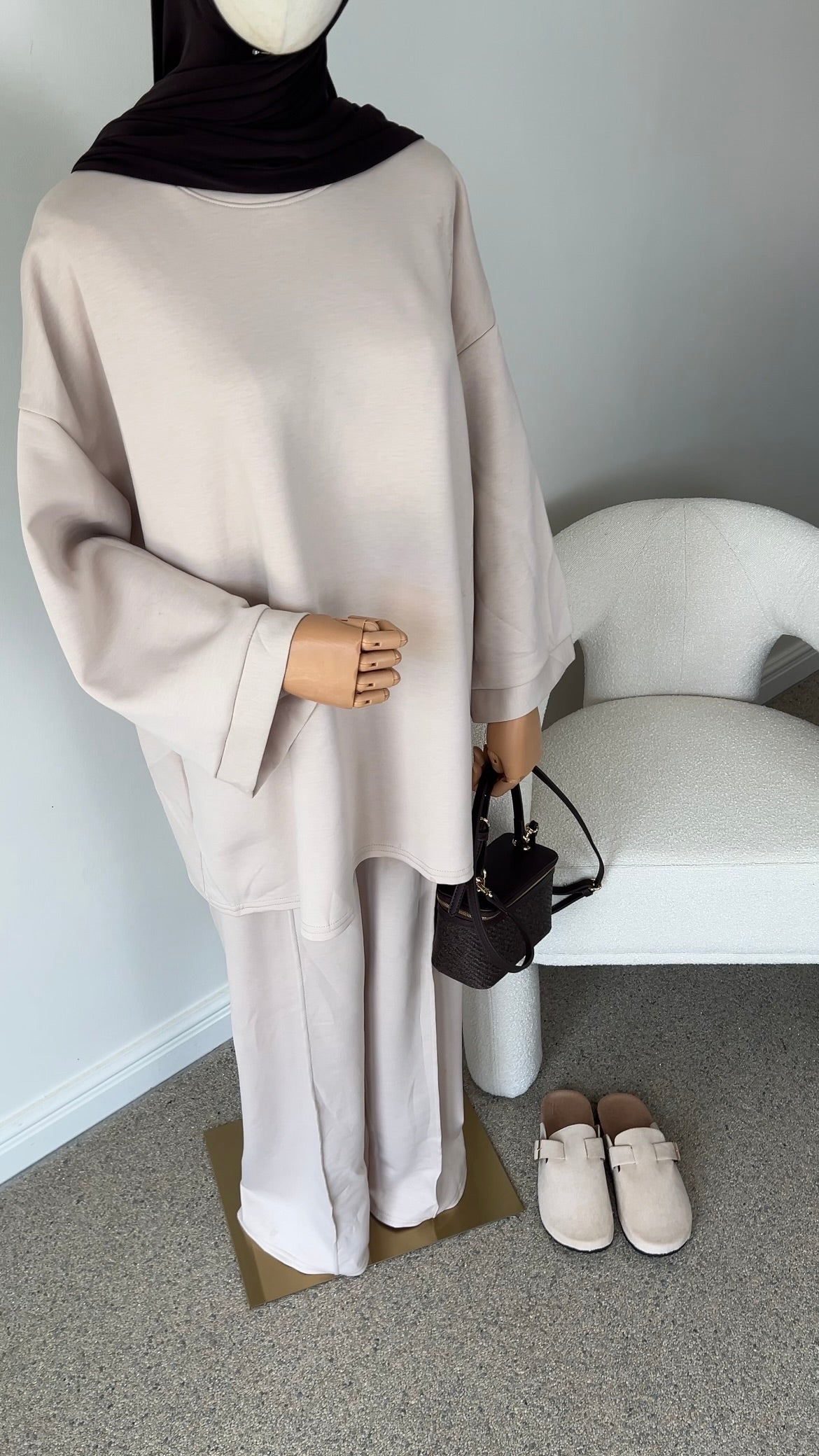 ESSENTIAL SET BEIGE (RESTOCKING SOON)