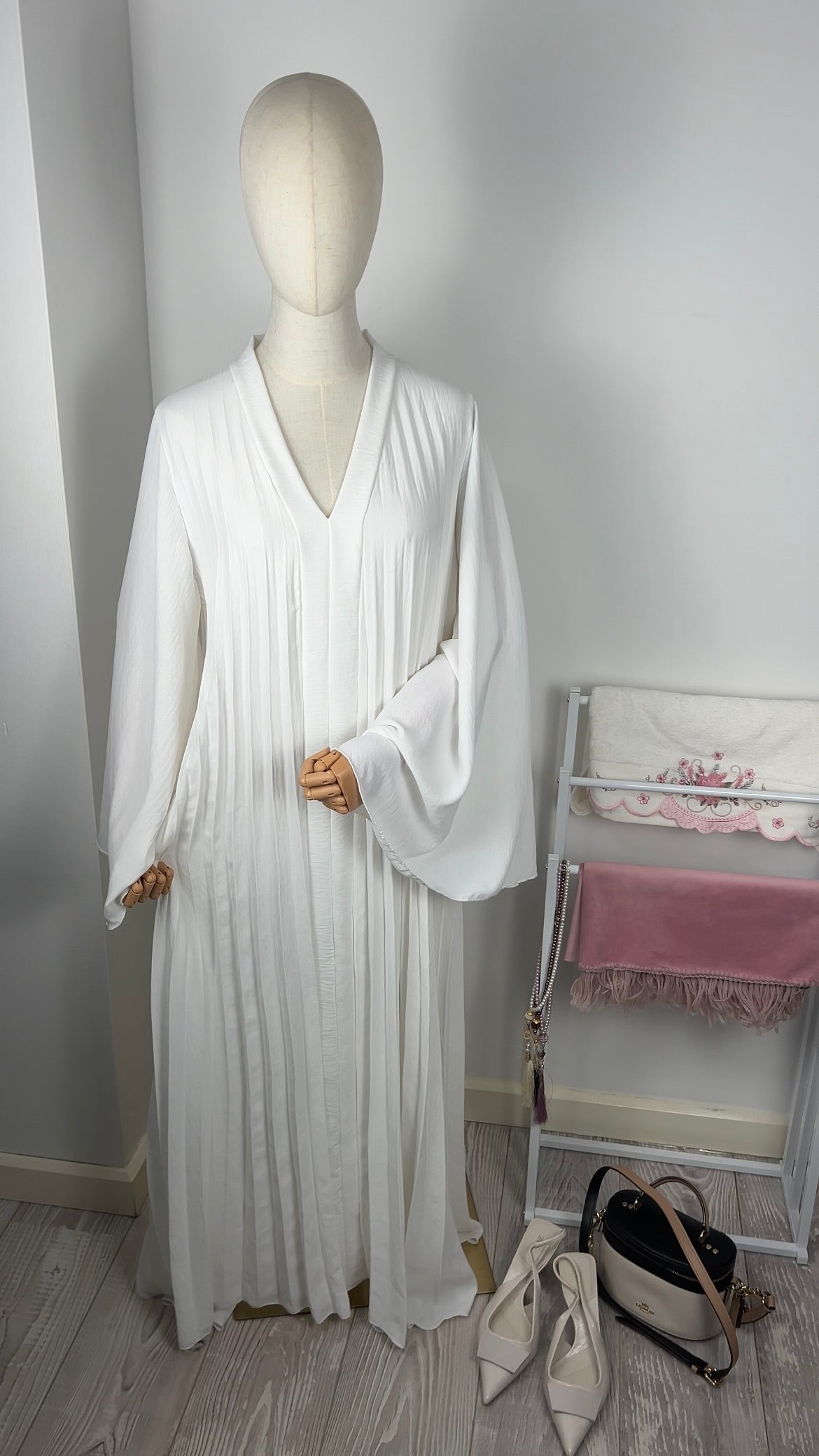 WHITE PLEATED DRESS