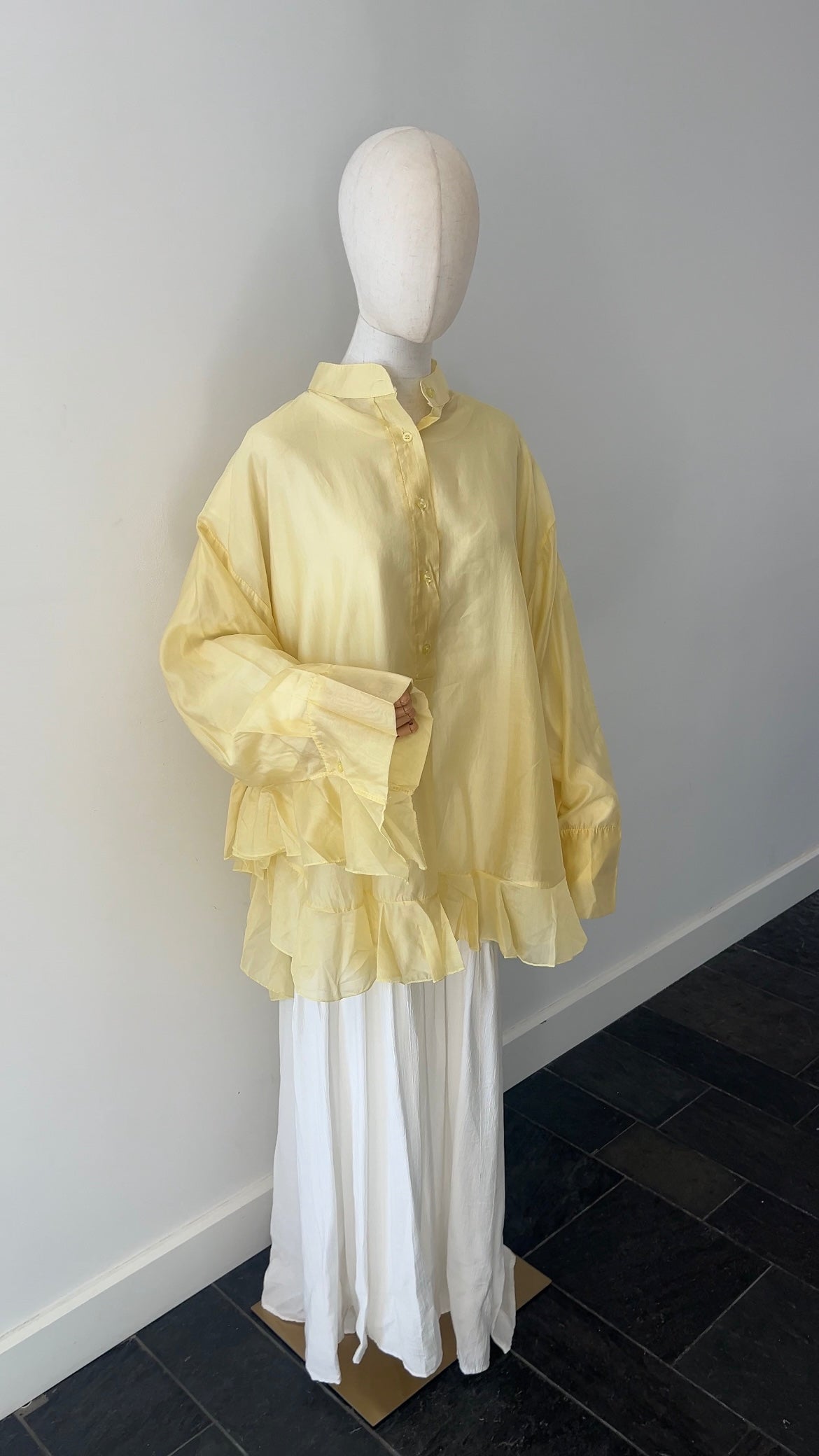 RUFFLE SHIRT BUTTER YELLOW (see through)