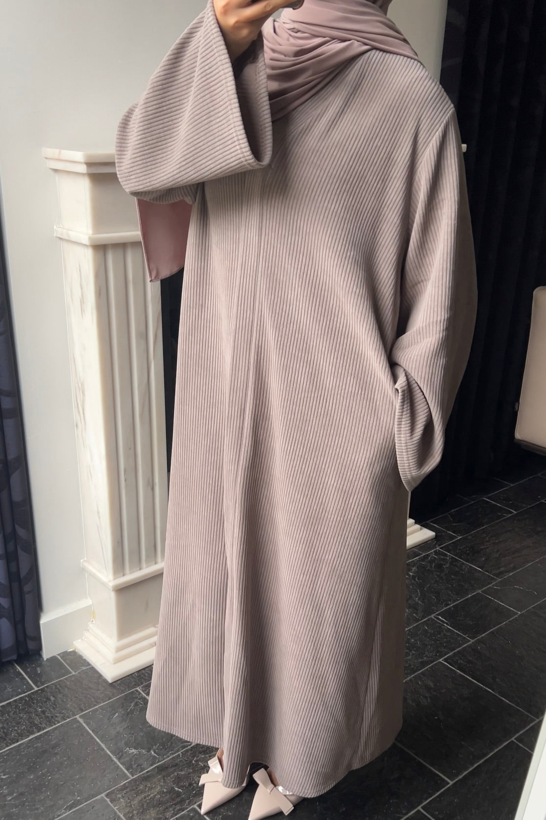 TAUPE RIBBED ABAYA