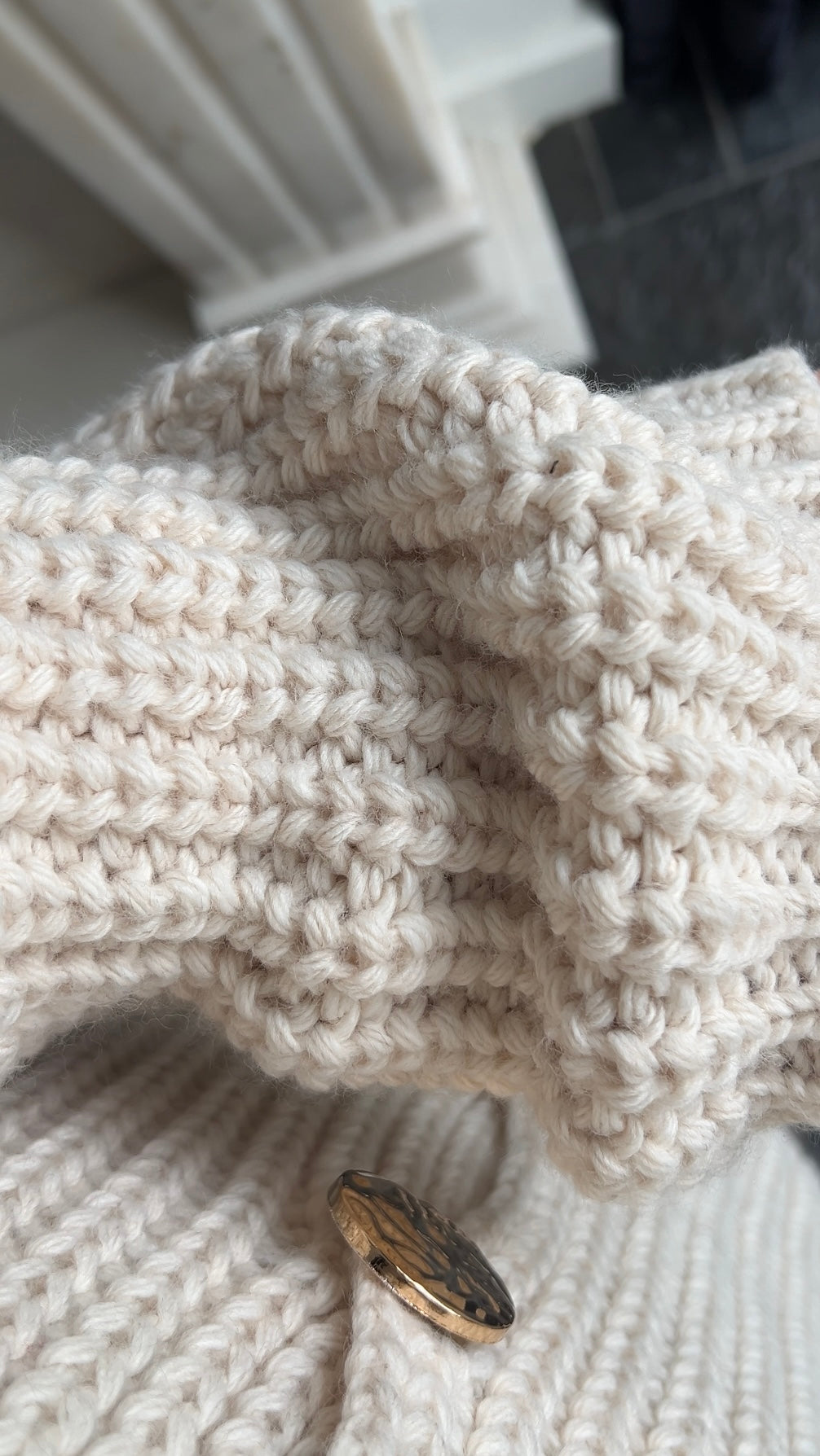 BEIGE BUTTON CARDIGAN