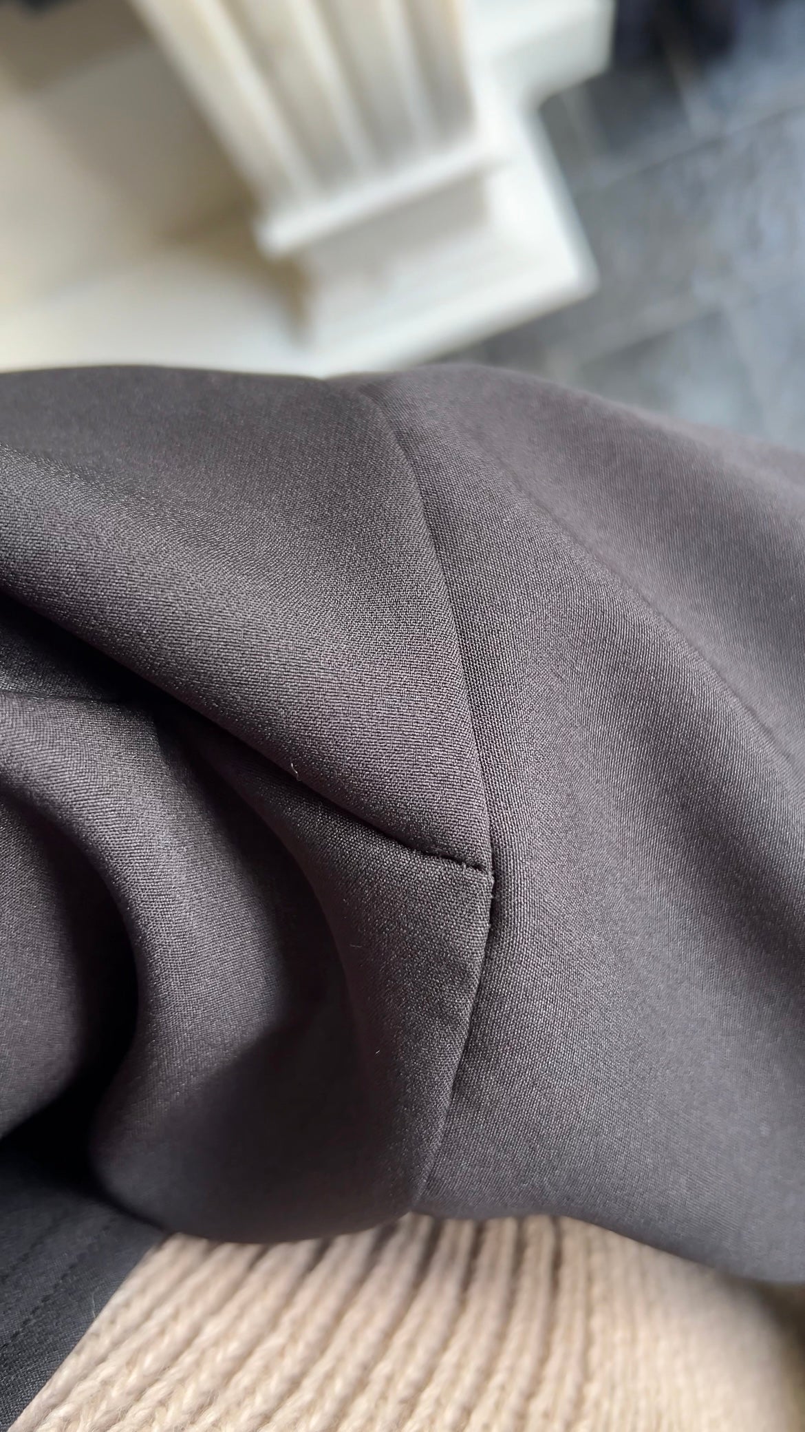 BLACK ESSENTIAL ABAYA