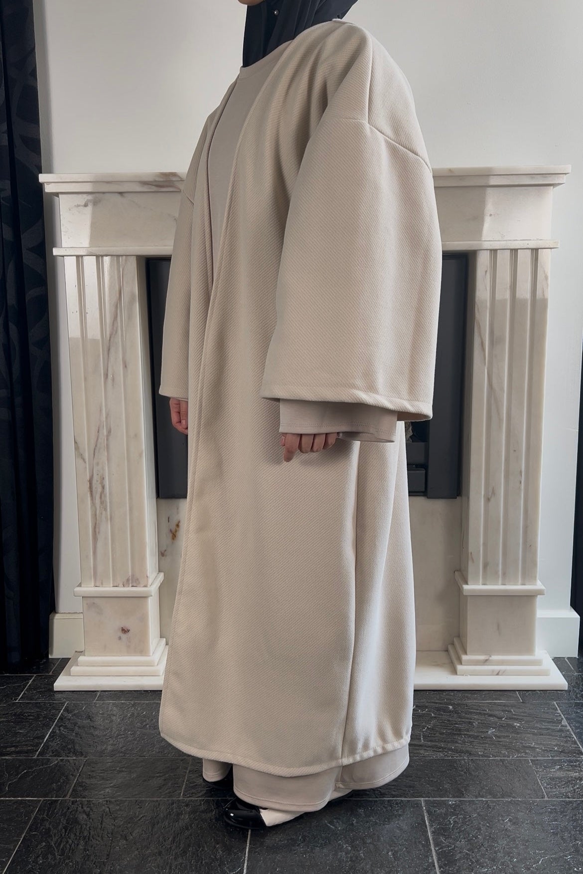 BEIGE RIBBED ABAYA COAT