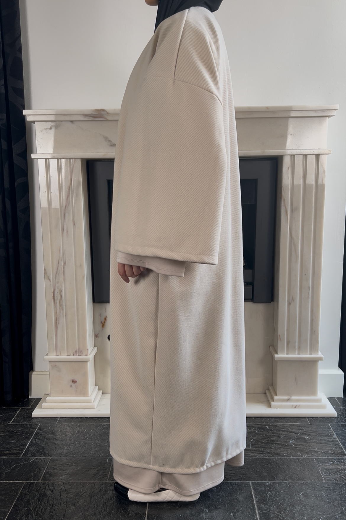 BEIGE RIBBED ABAYA COAT