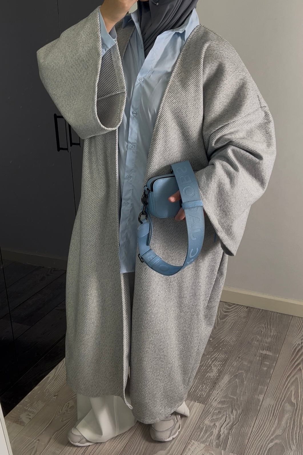 GREY RIBBED ABAYA COAT