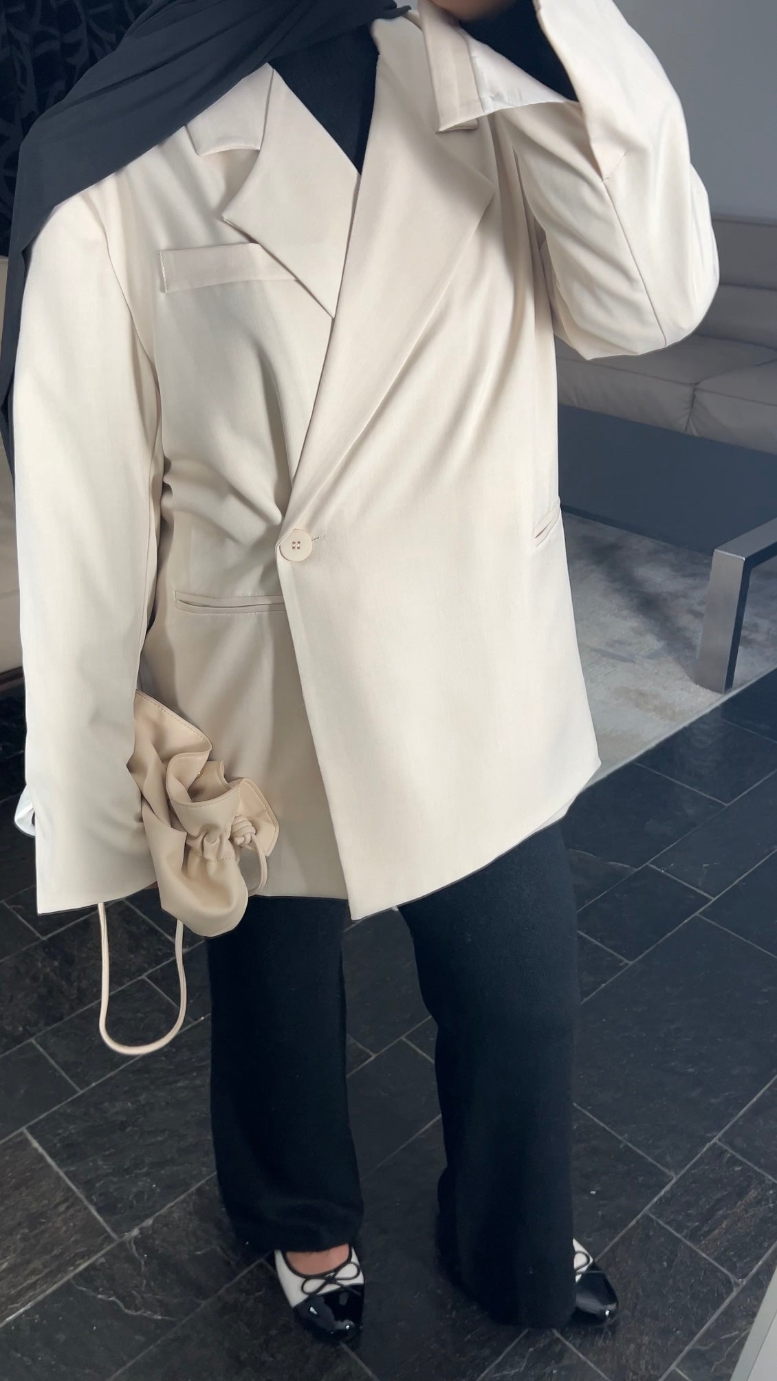 BEIGE BUTTON BLAZER