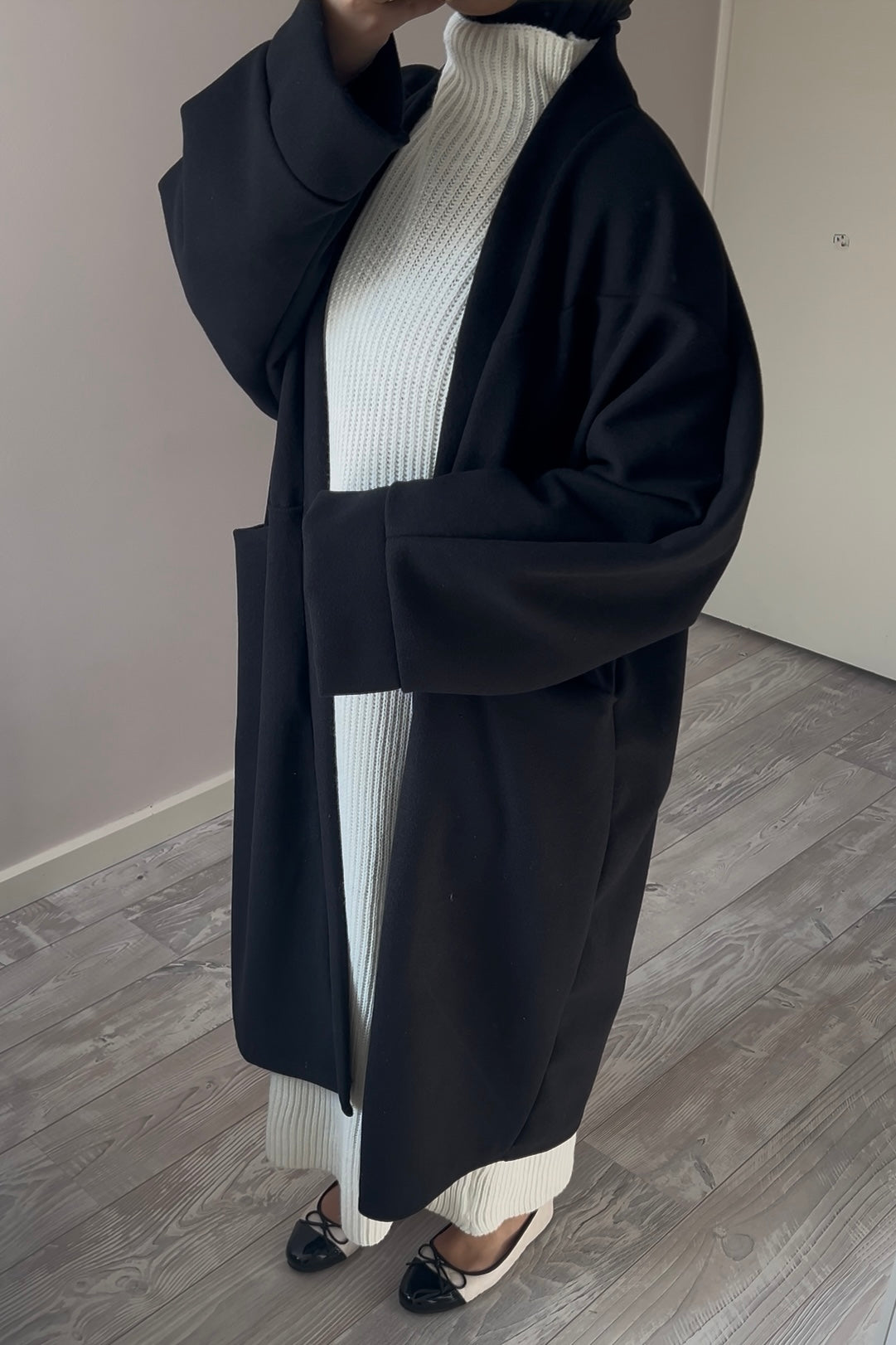 BLACK OVERSIZED COAT