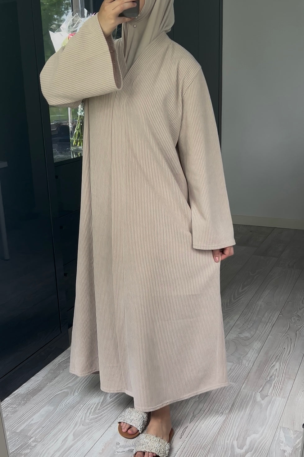 BEIGE RIBBED ABAYA