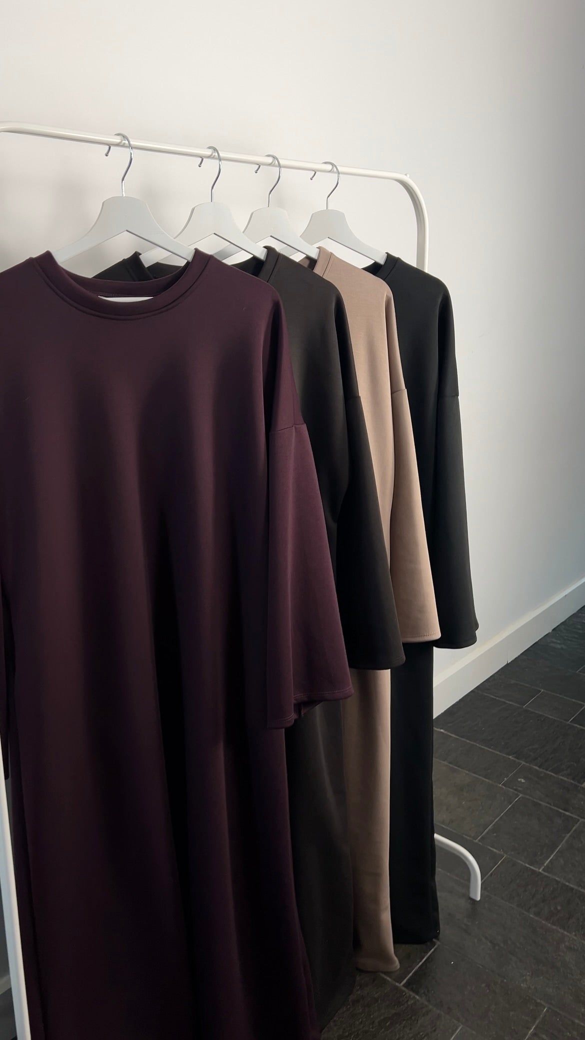 BURGUNDY BUTTER ABAYA