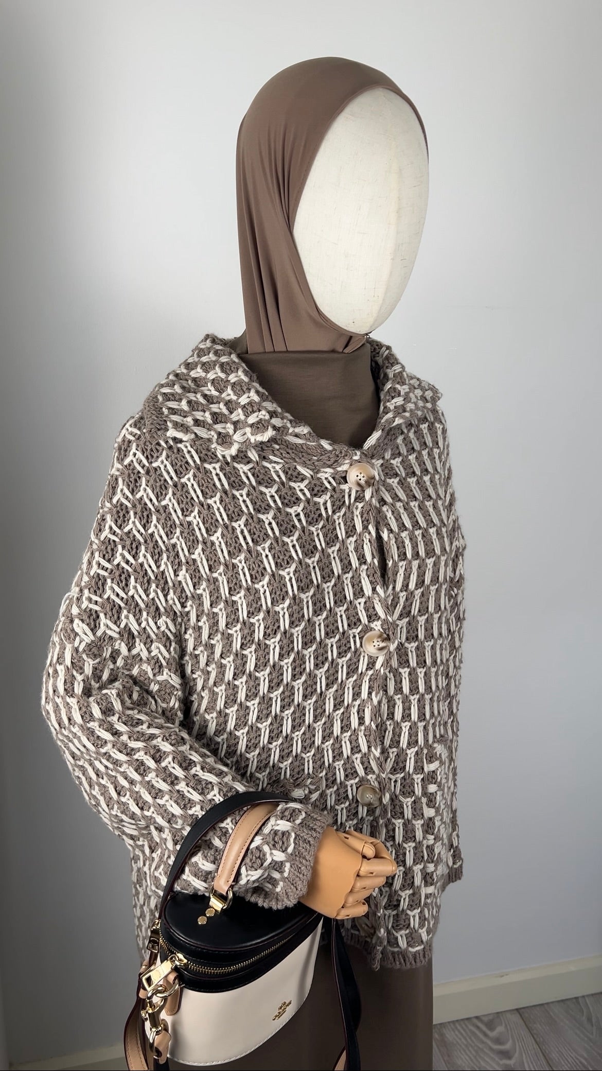 KNIT BUTTON CARDIGAN TAUPE