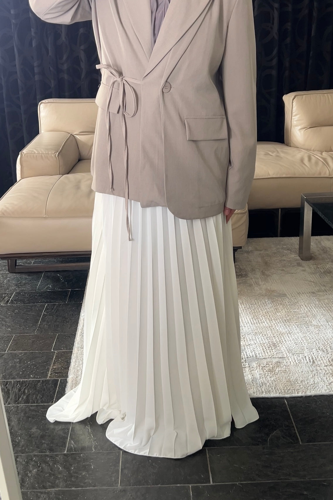 WHITE PLISSÉ SKIRT