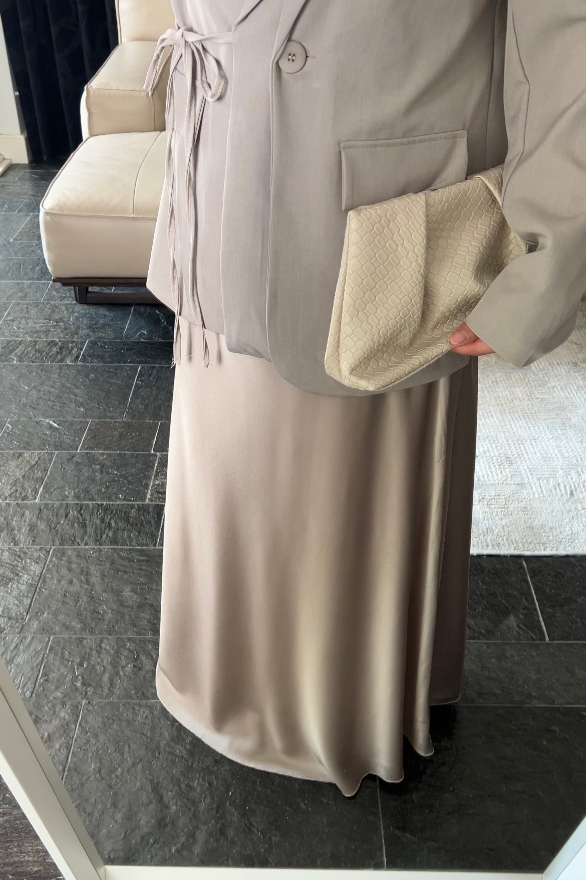 CHAMPAGNE OVERSIZED SATIN SKIRT