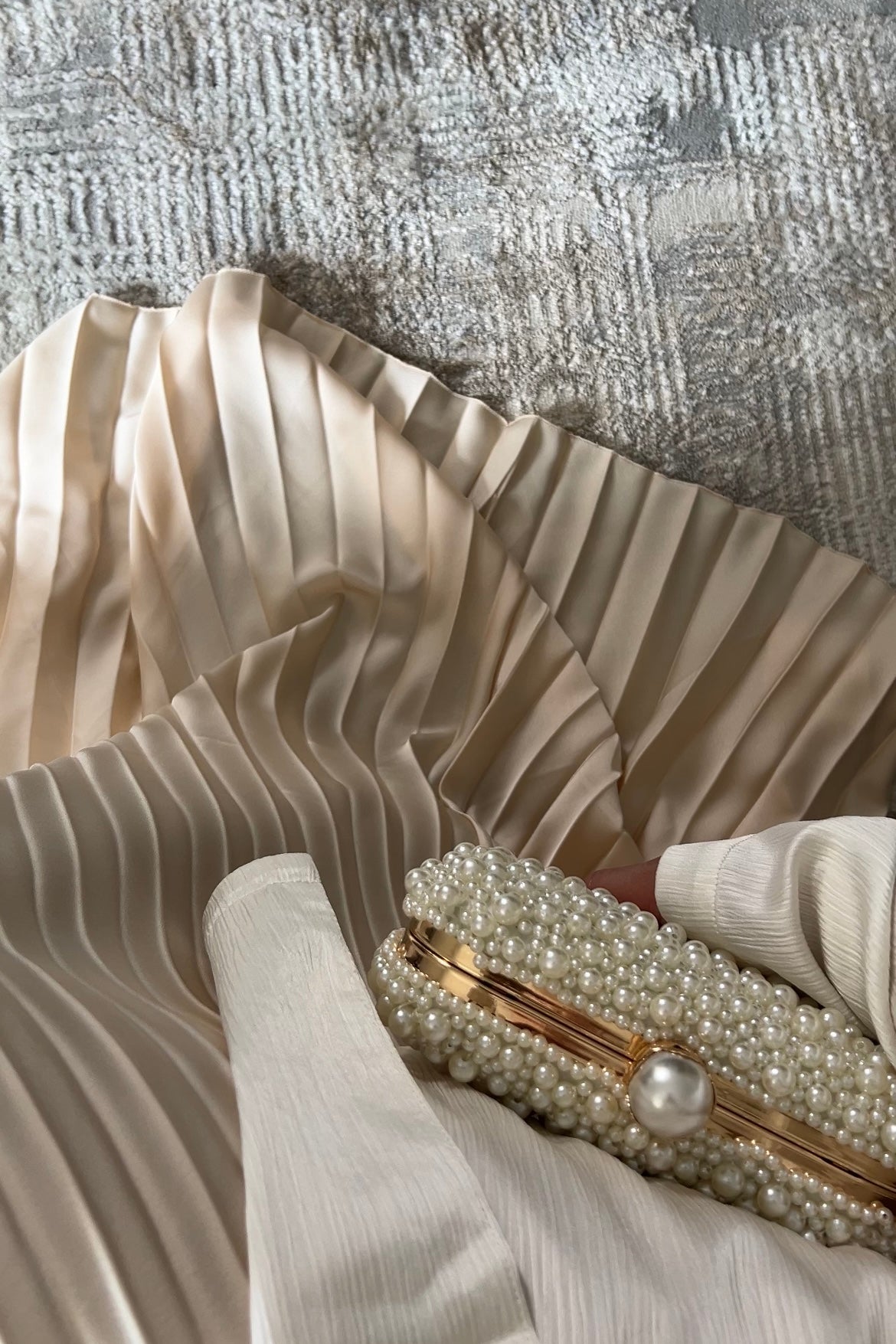 CHAMPAGNE SATIN PLISSÉ SKIRT
