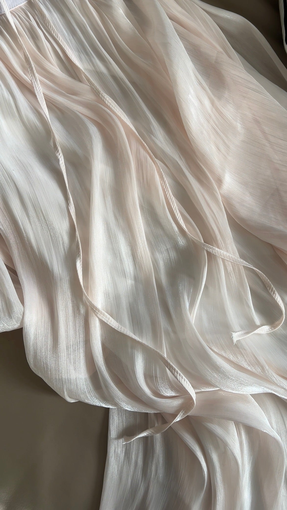 SATIN DRAPE DRESS CRÈME