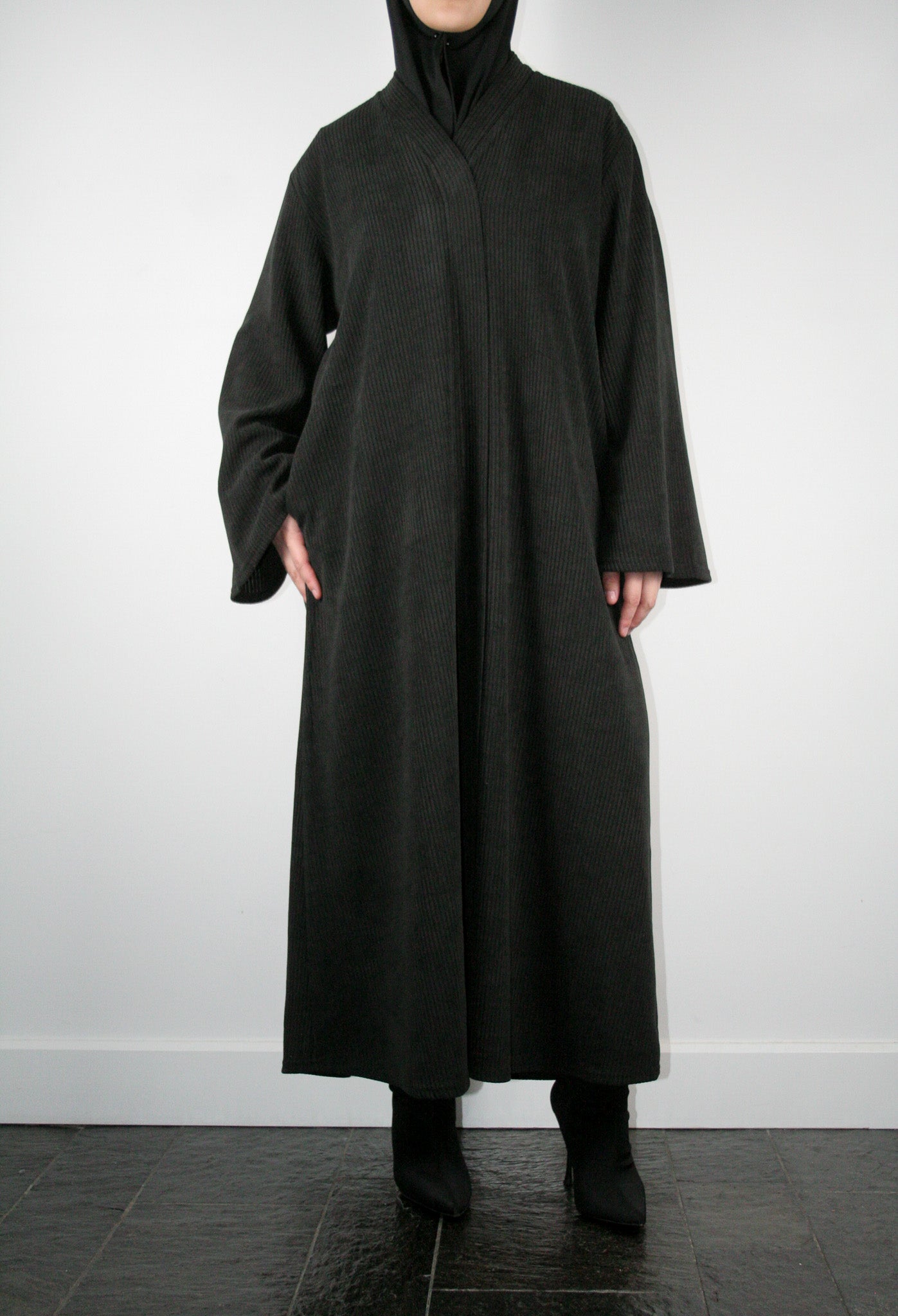 BLACK RIBBED ABAYA