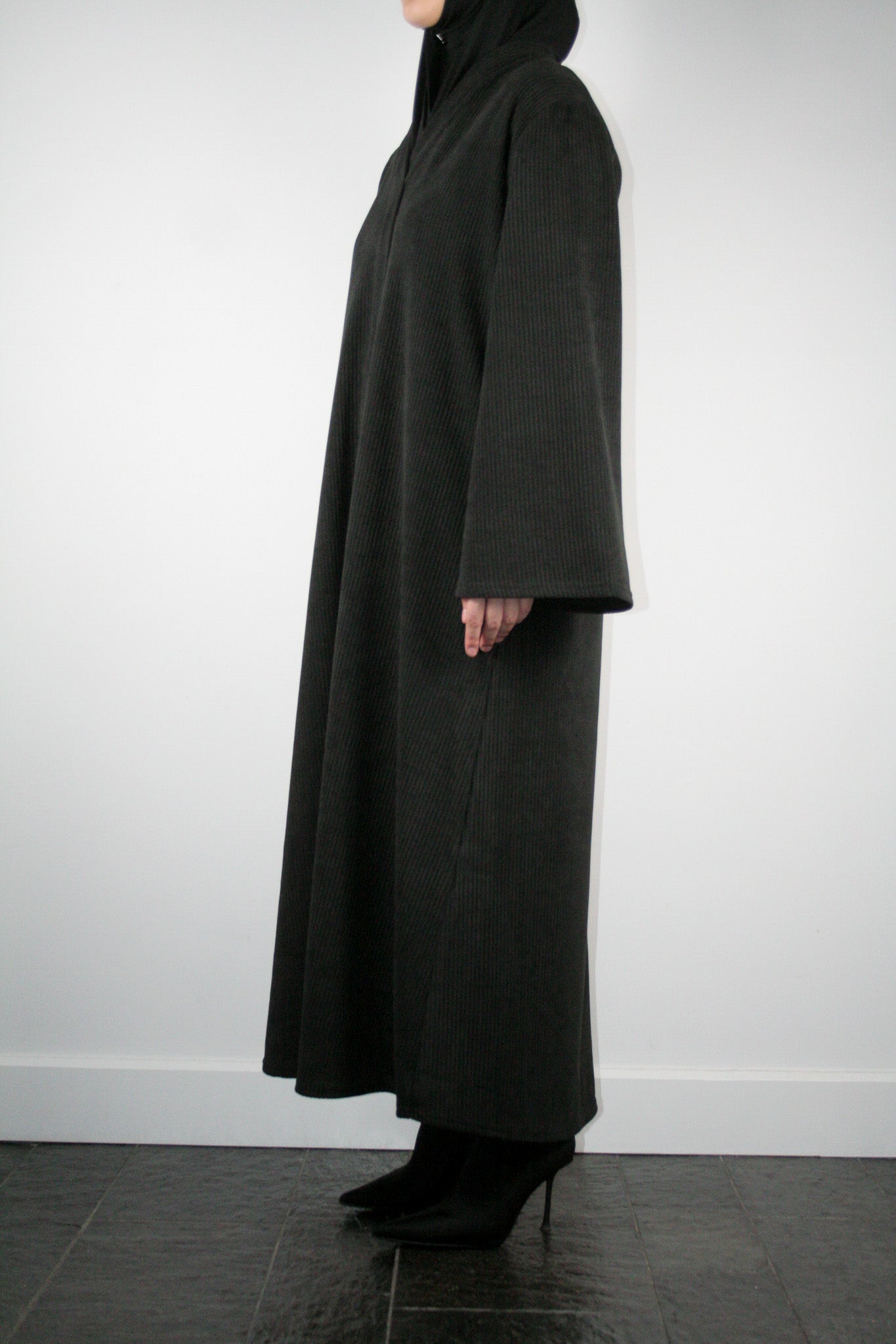 BLACK RIBBED ABAYA