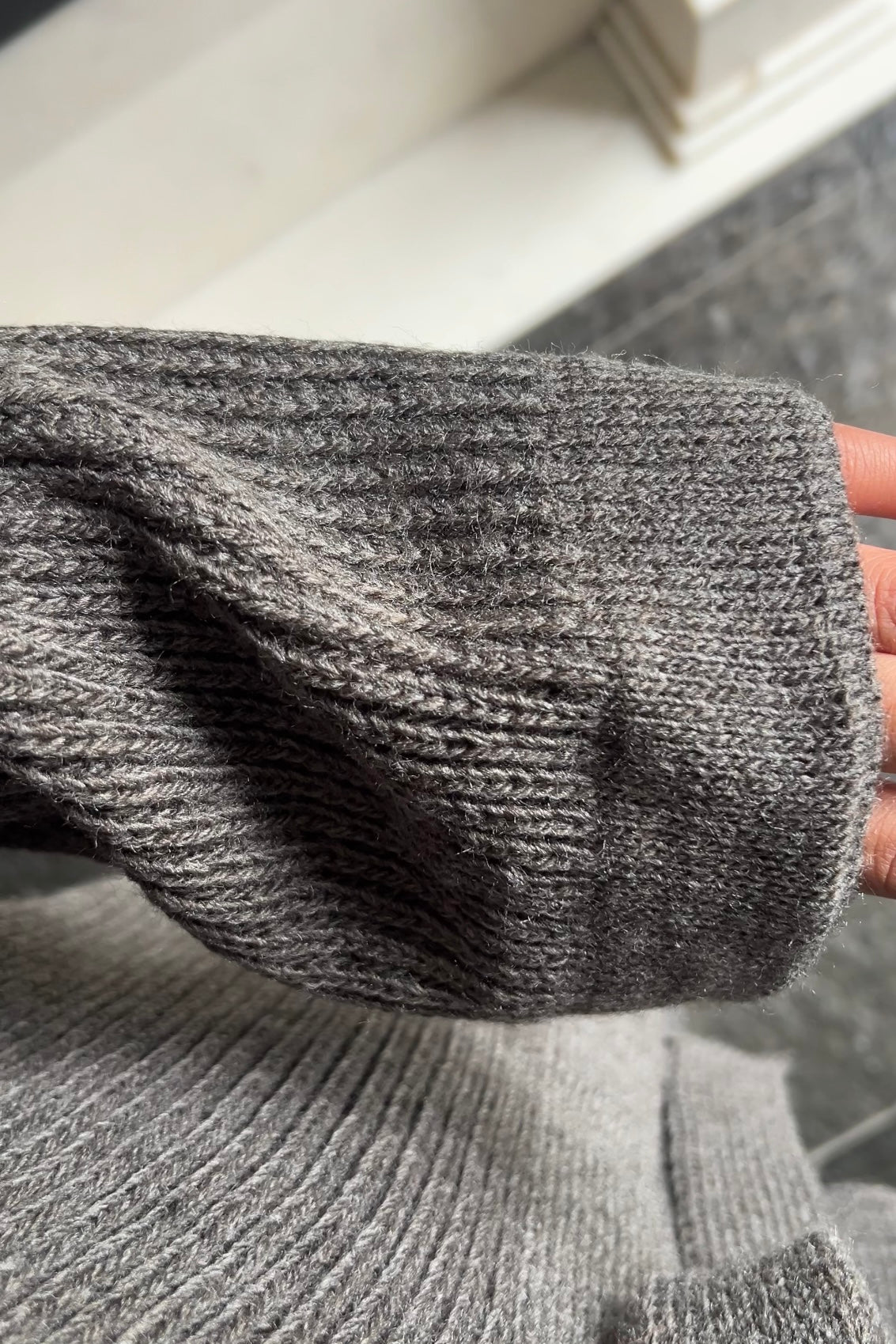 CHARCOAL KNIT WRAP SET