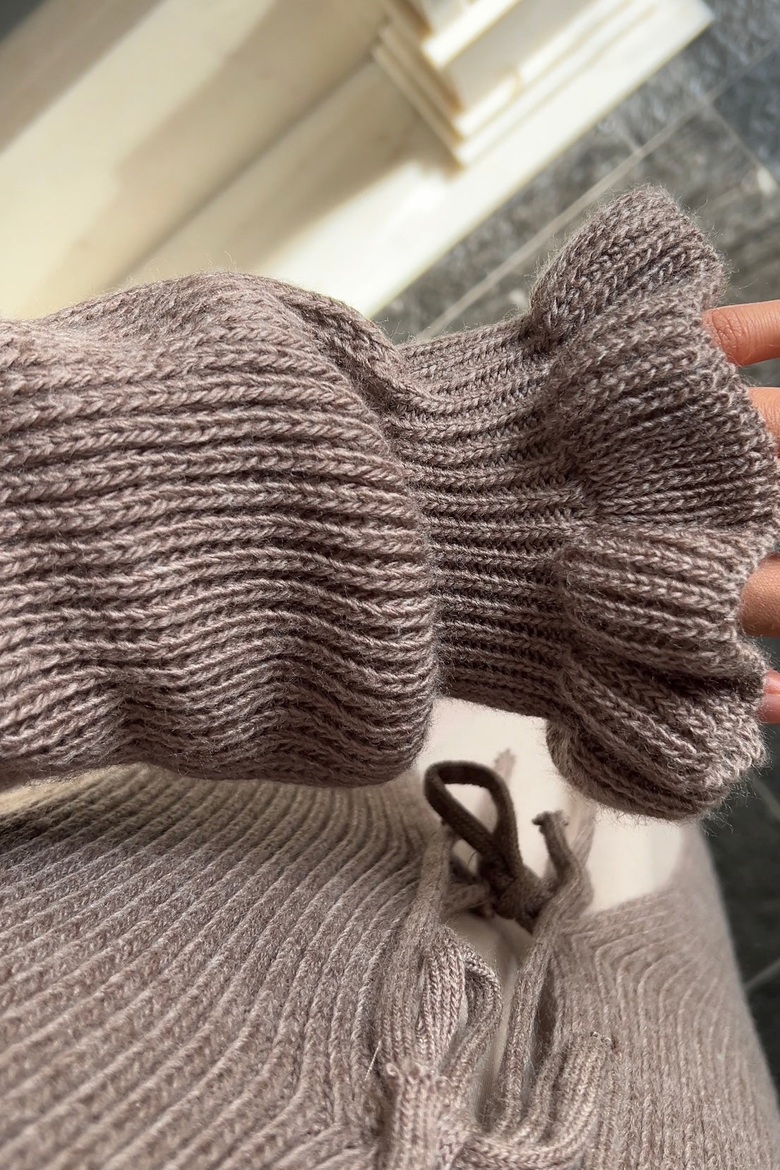 PRE ORDER - TAUPE BOW TIE ABAYA (WILL BE SHIPPED 03/11)