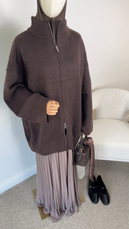 OVERSIZED KNIT ZIPPER DARK BROWN
