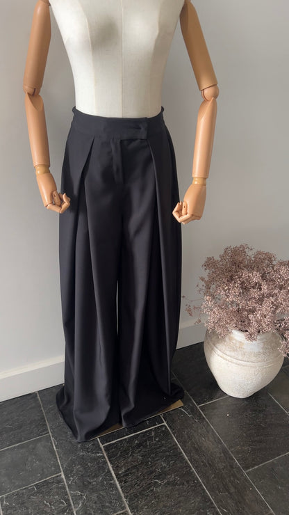 DRAPED TROUSERS BLACK (TALL PROOF)