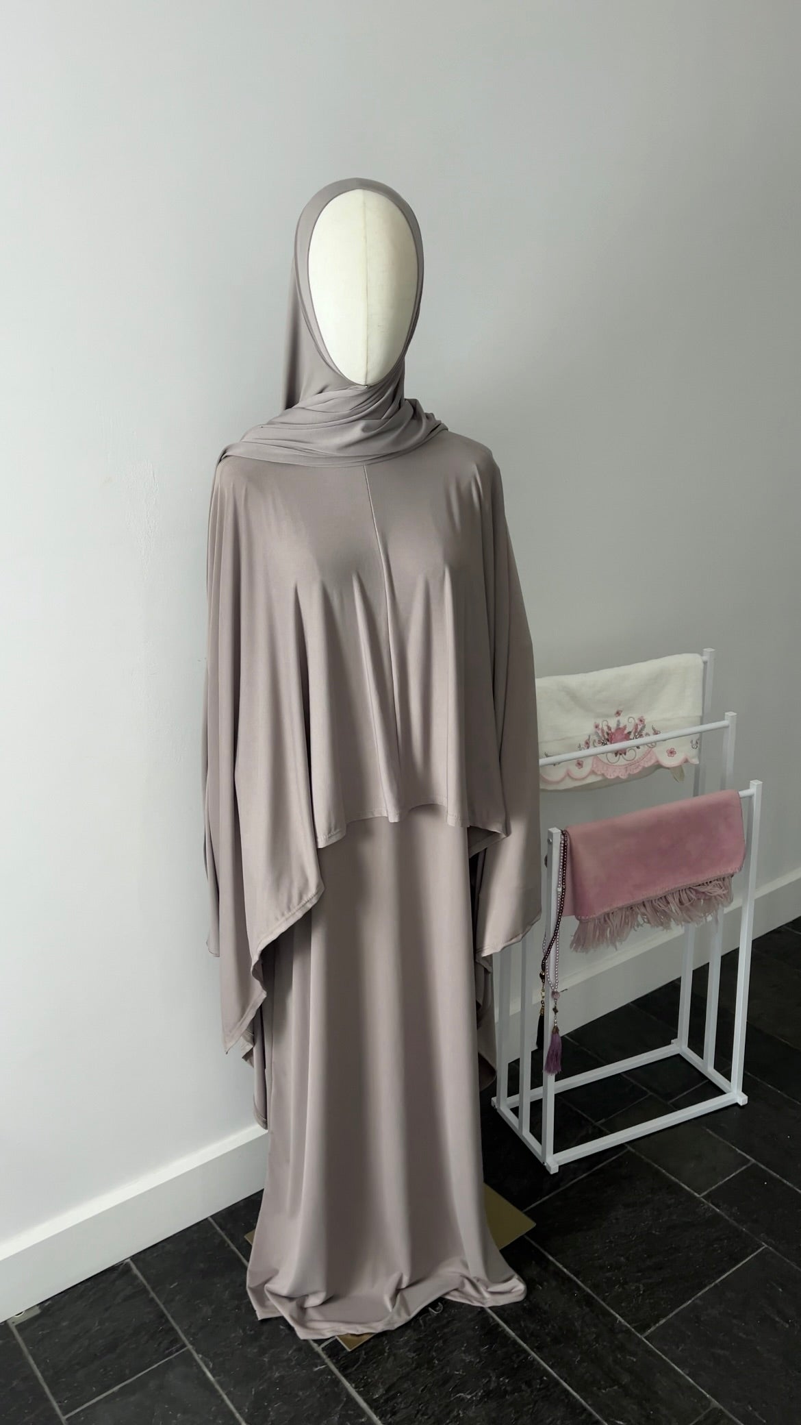 JERSEY CAPE SET TAUPE