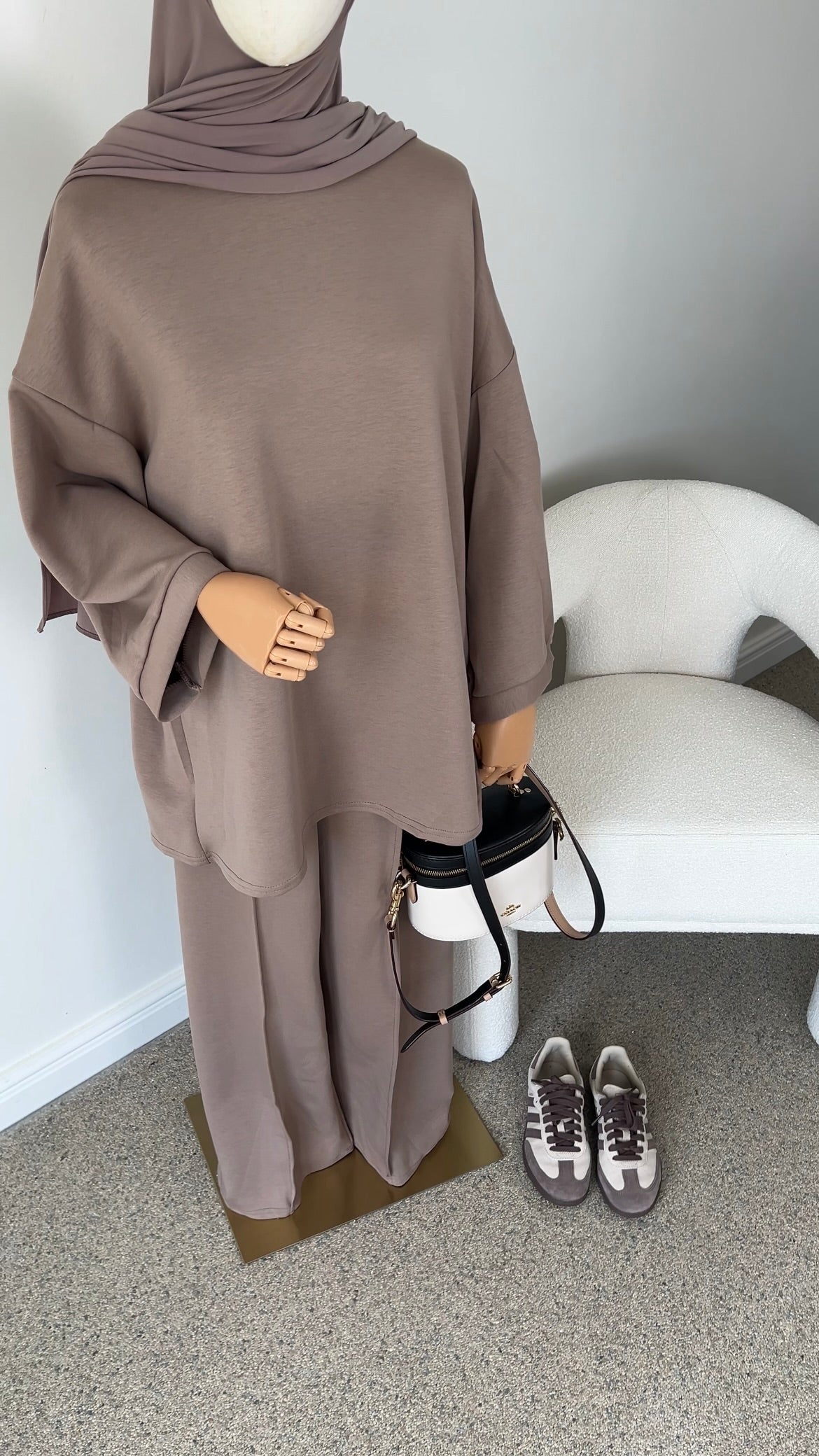 ESSENTIAL SET TAUPE