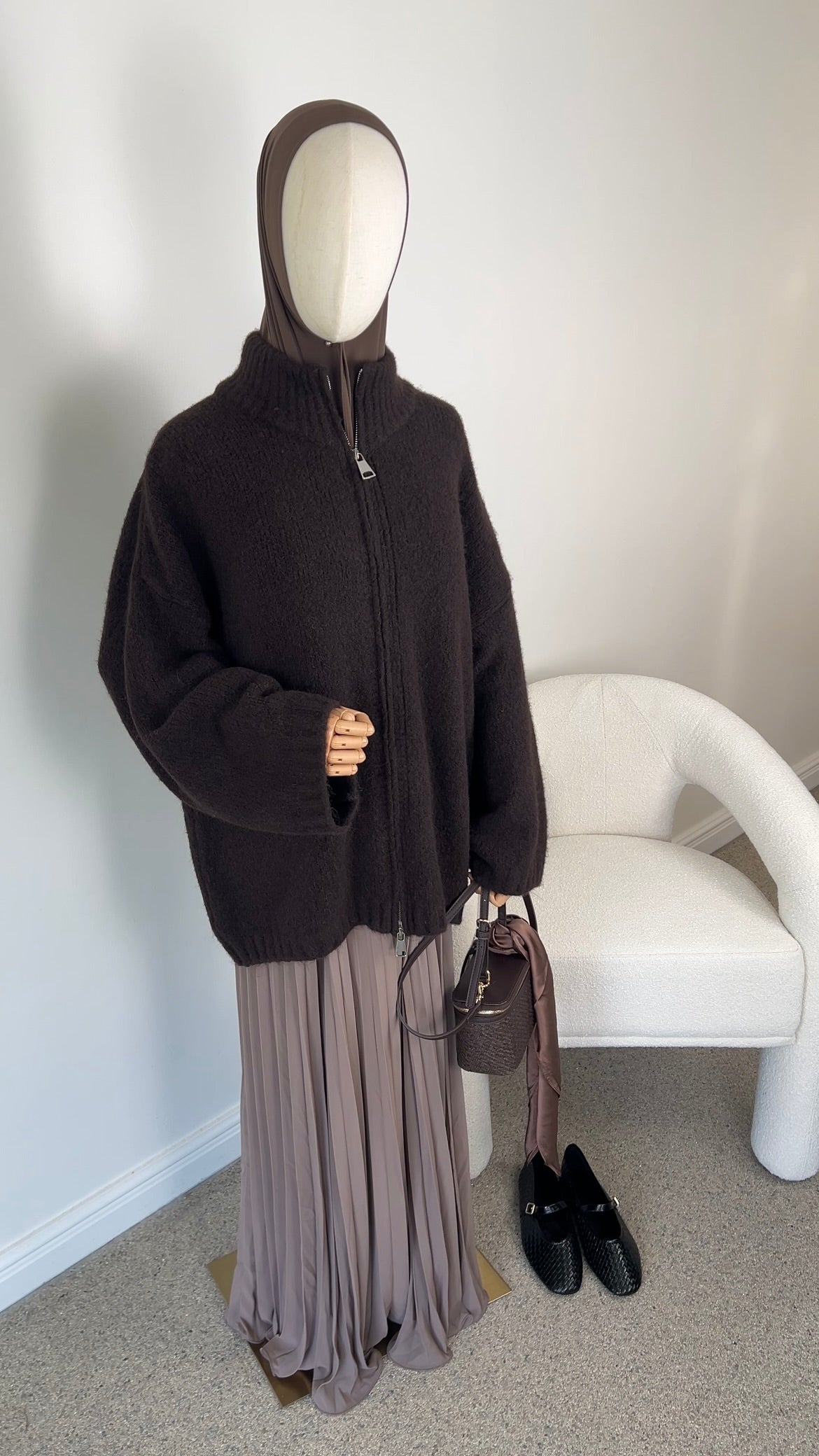 FLUFFY KNIT ZIPPER DARK BROWN