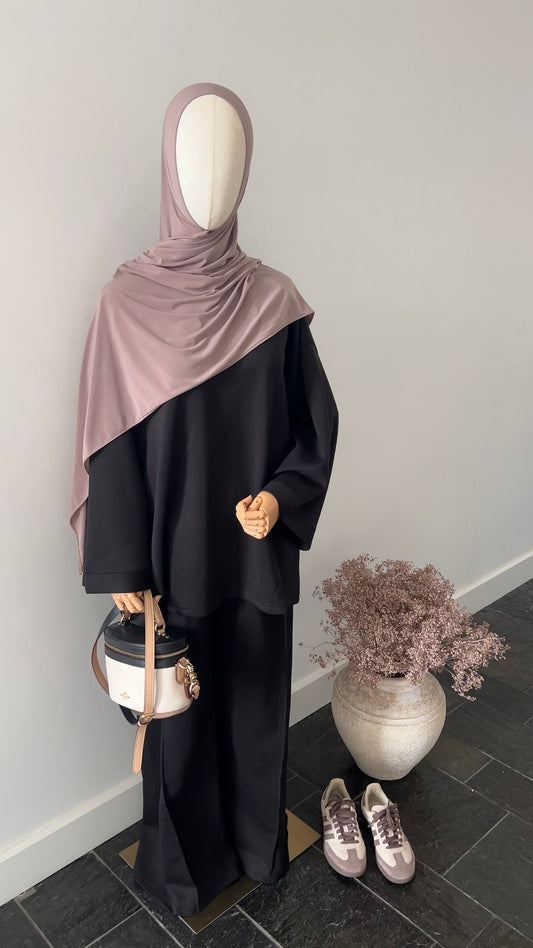 ESSENTIAL SET BLACK