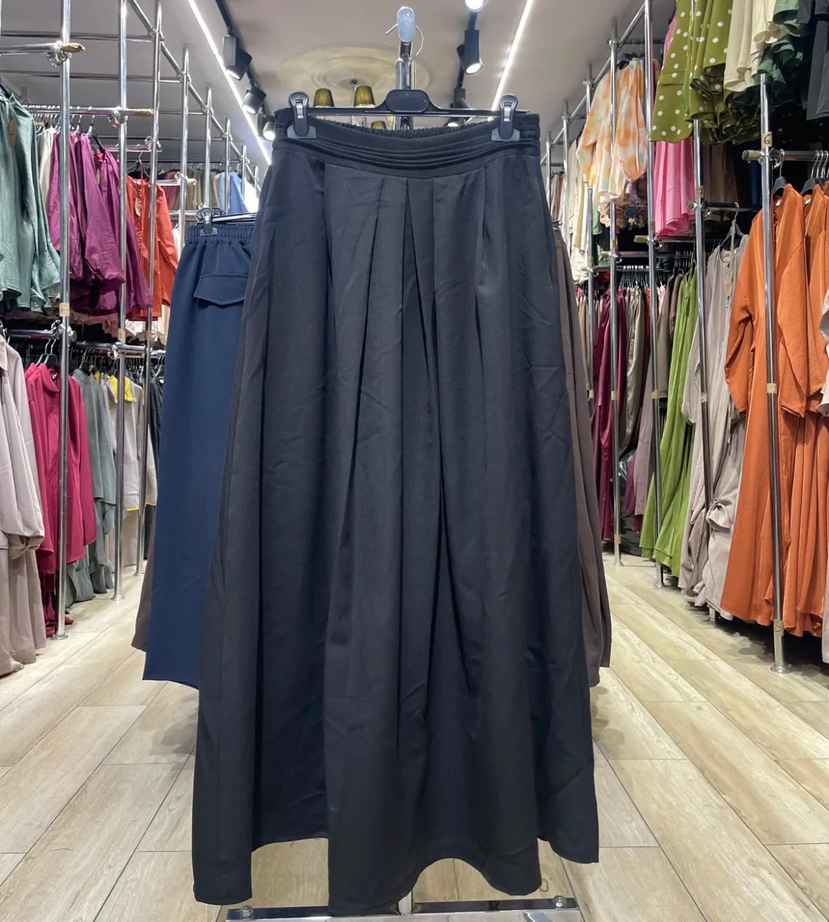 Fall skirt with lines  (Black, Brown, taupe, beige)