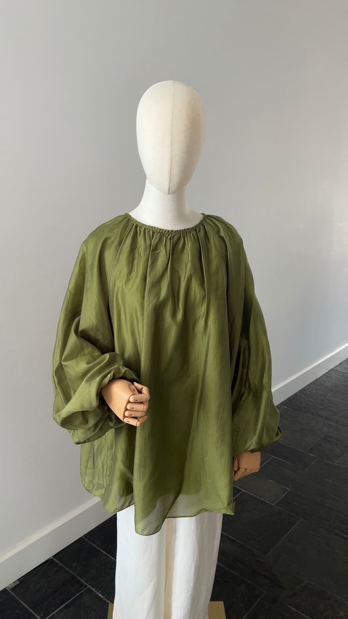 CLOUD TOP OLIVE (double lined, not see through)