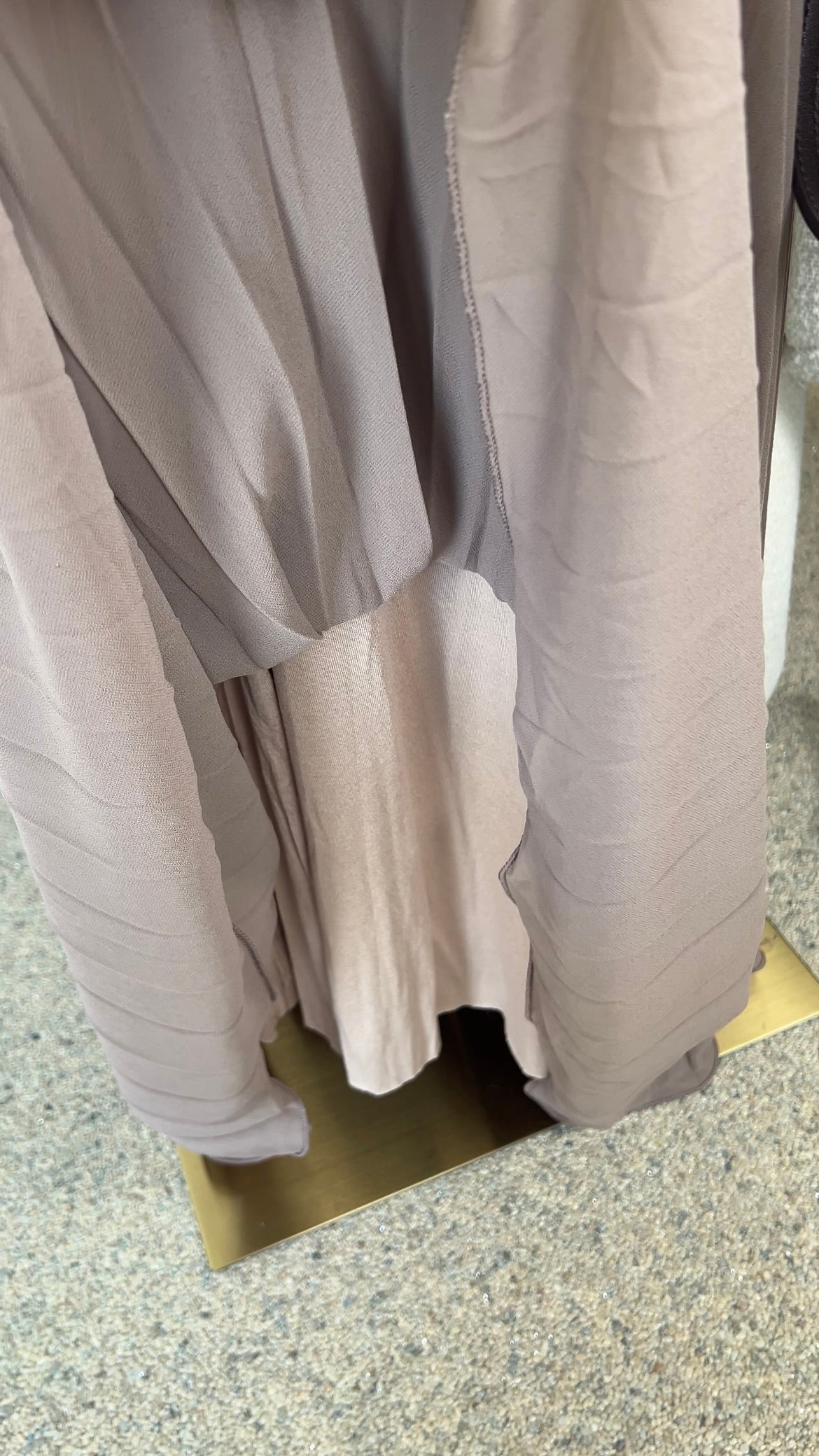 DOUBLE LINED PLISSÉ SKIRT TAUPE