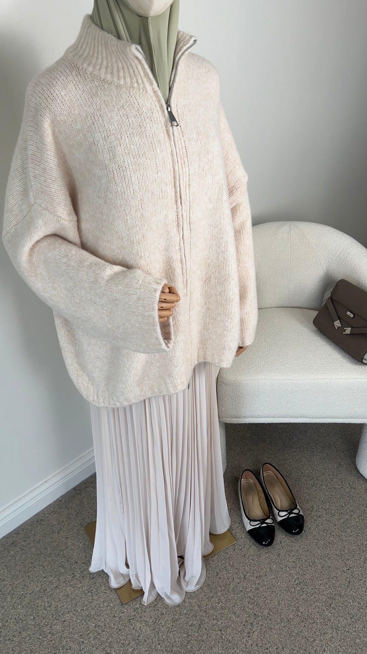 FLUFFY KNIT ZIPPER BEIGE