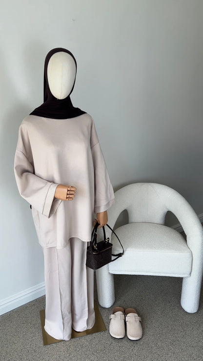 ESSENTIAL SET BEIGE (RESTOCKING SOON)
