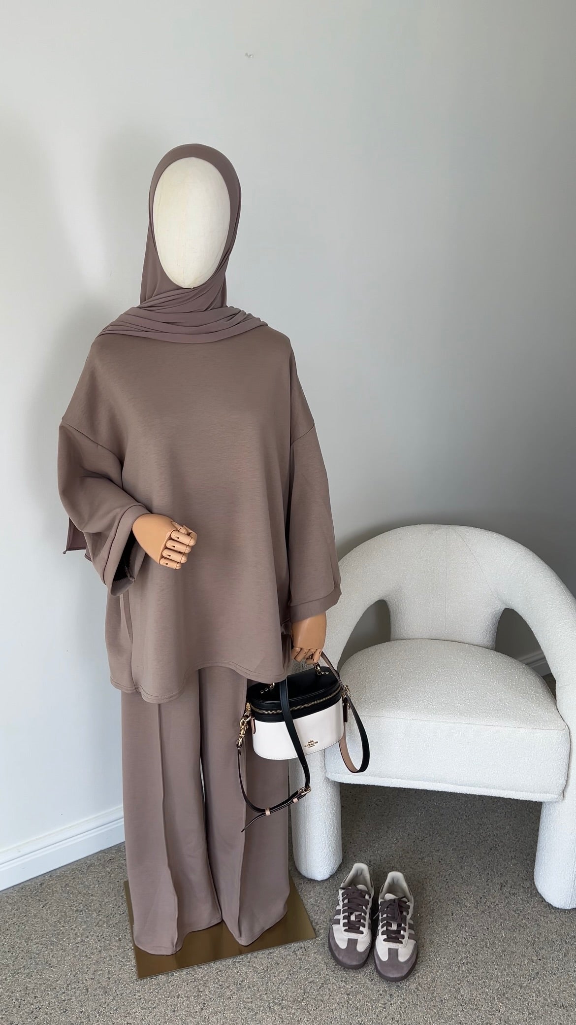 ESSENTIAL SET TAUPE