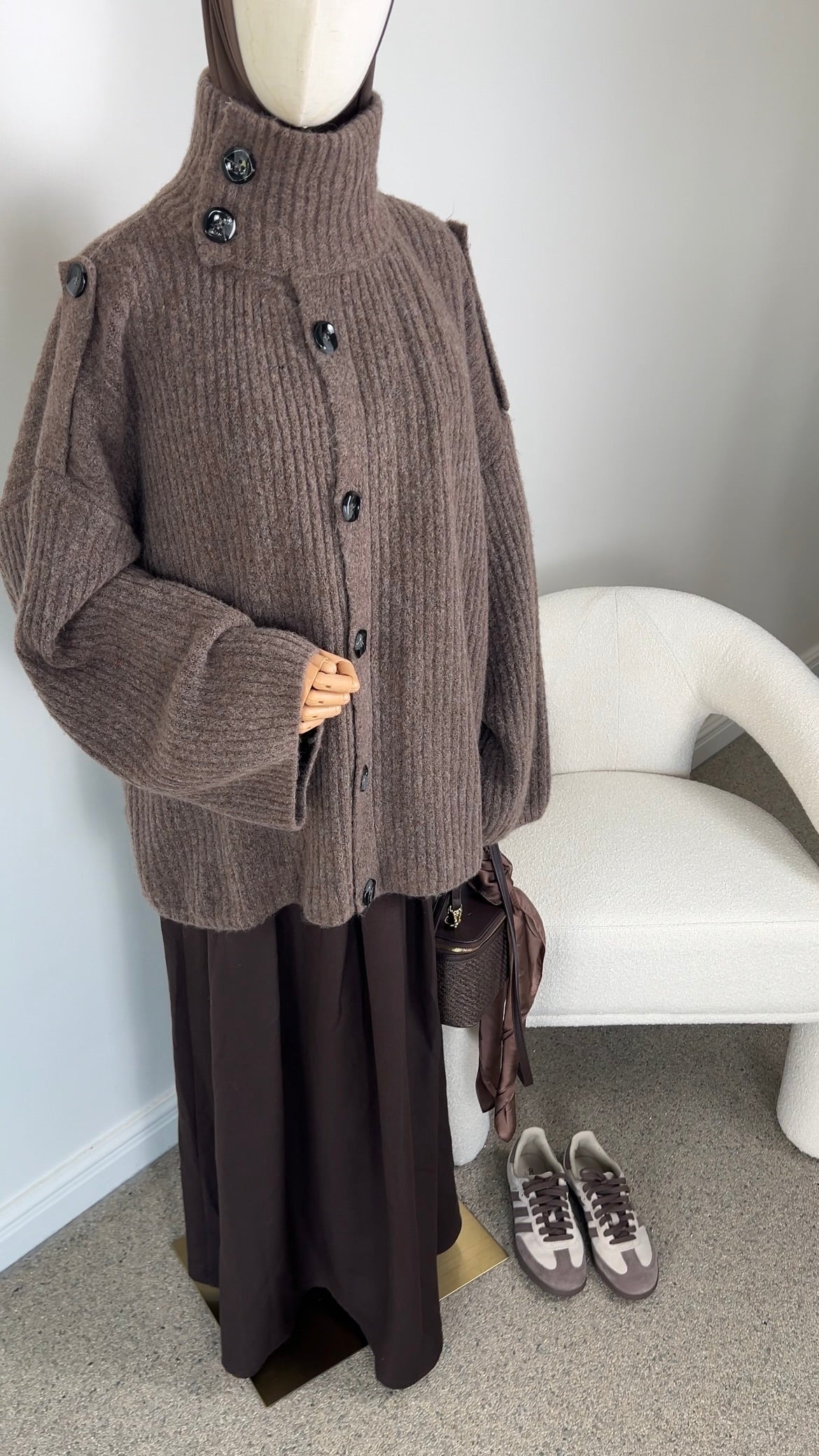 BUTTON KNIT CARDIGAN TAUPE