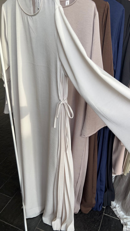 SPLIT PLEATED DRESS BEIGE