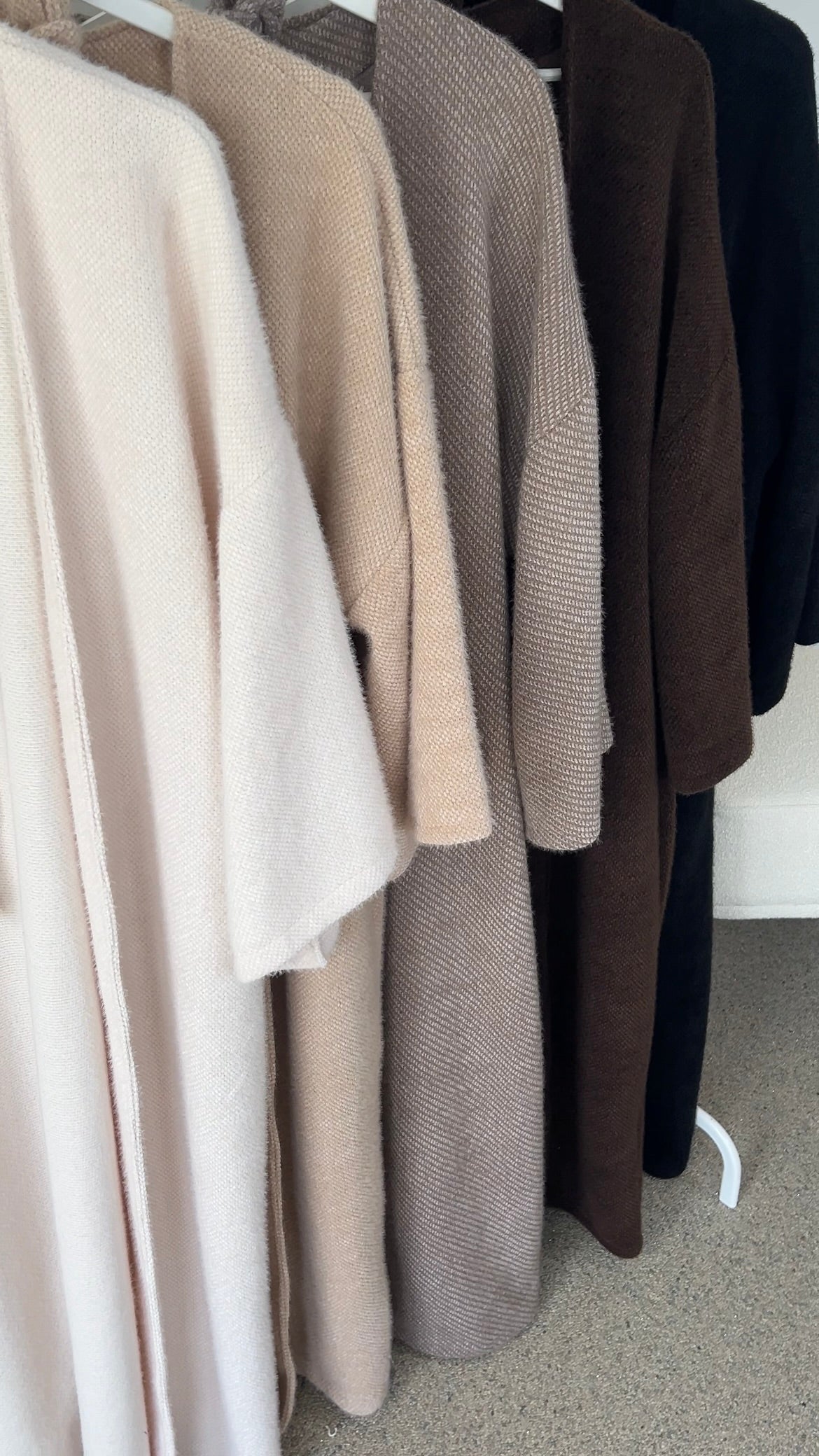 TEDDY ABAYA COAT WHITE