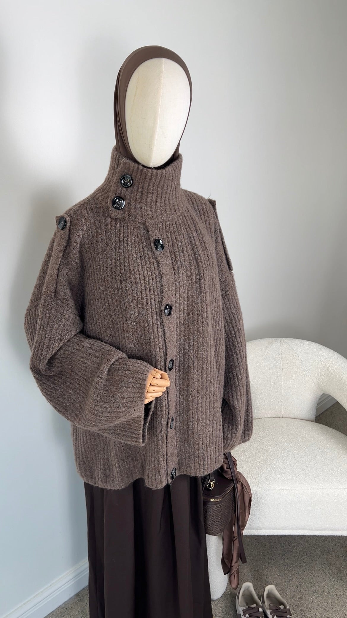 BUTTON KNIT CARDIGAN TAUPE
