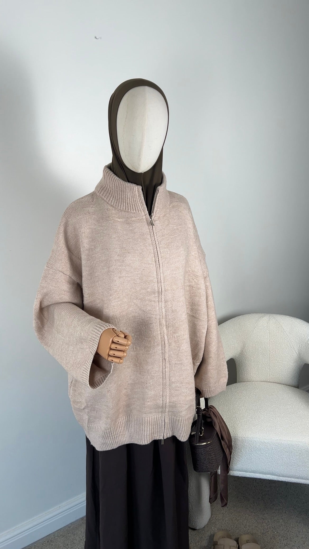 OVERSIZED KNIT ZIPPER BEIGE