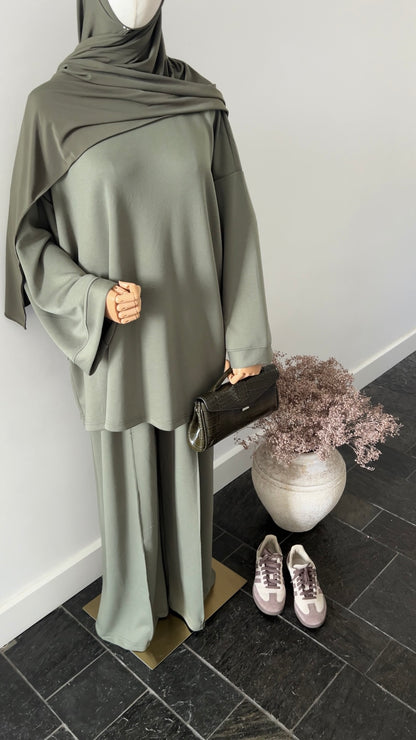 ESSENTIAL SET KHAKI