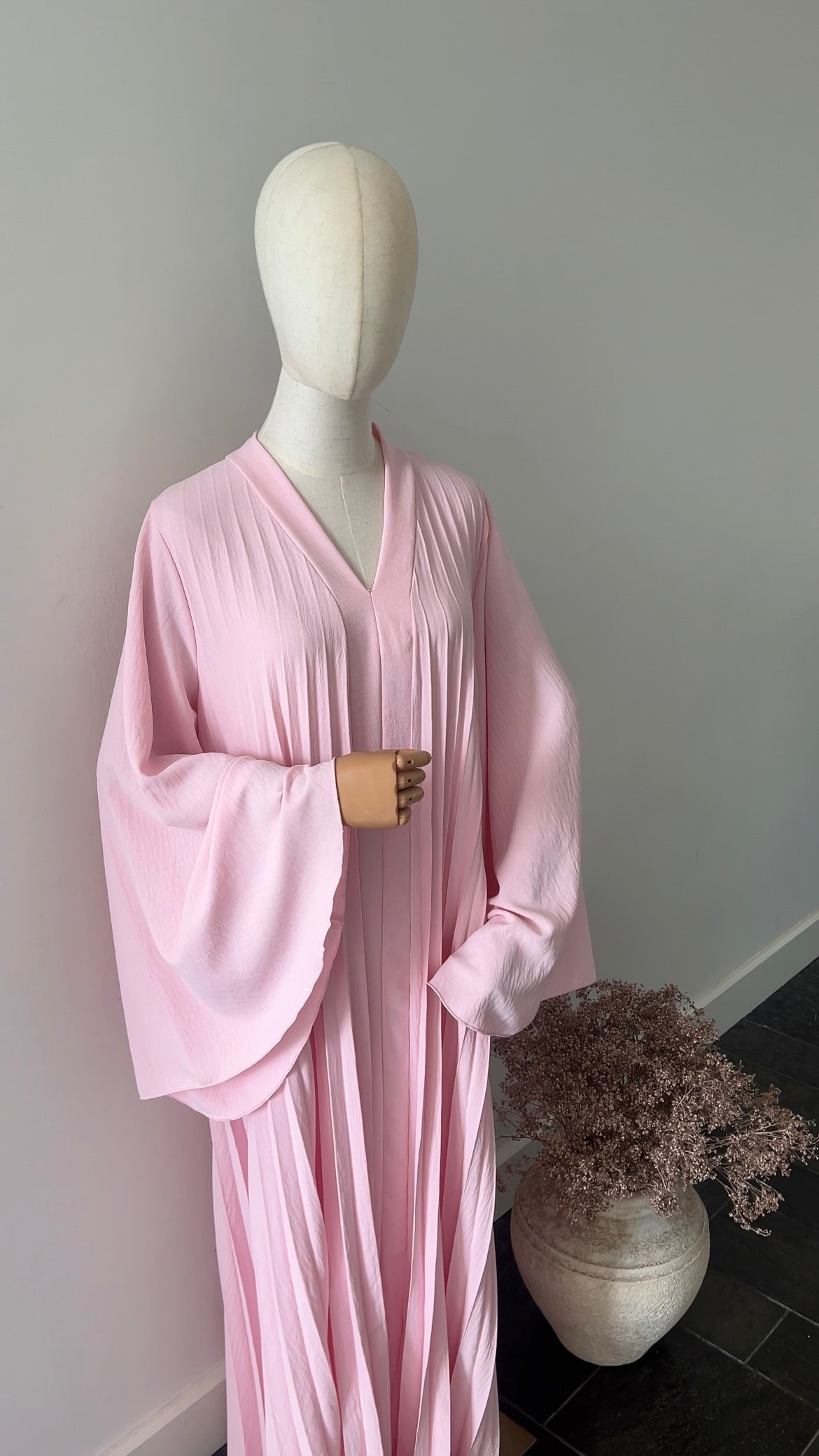 PLEATED DRESS BABY PINK