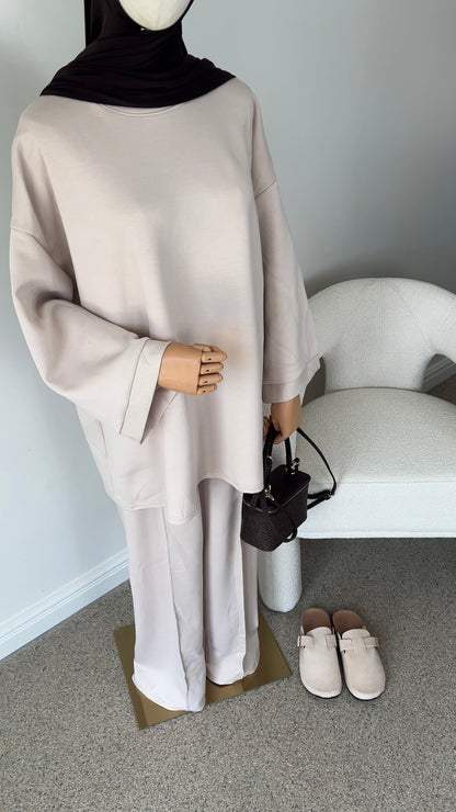 ESSENTIAL SET BEIGE (RESTOCKING SOON)