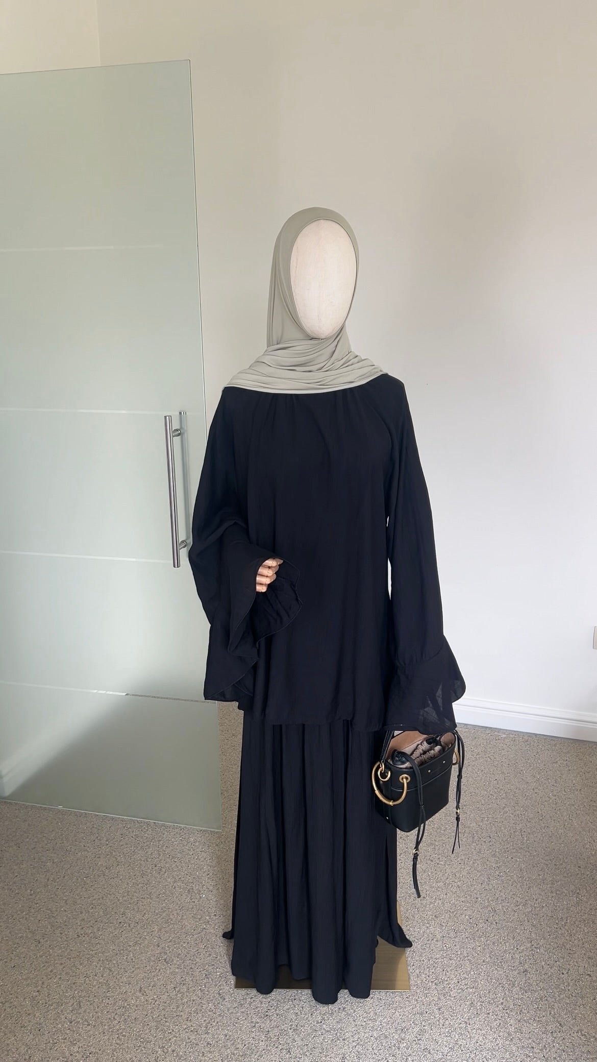 AIRY ESSENTIAL SET BLACK