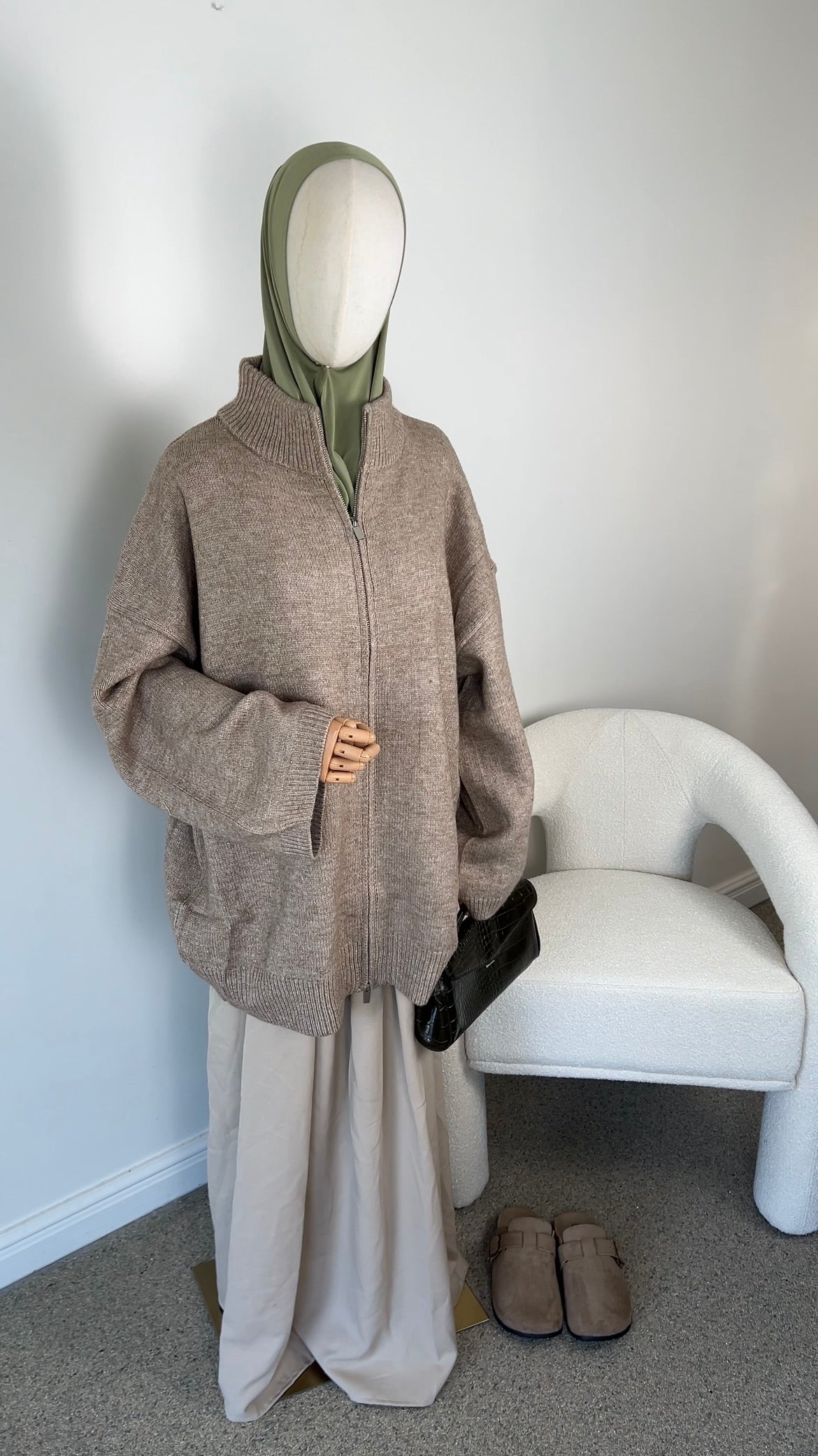 OVERSIZED KNIT ZIPPER DARK BEIGE
