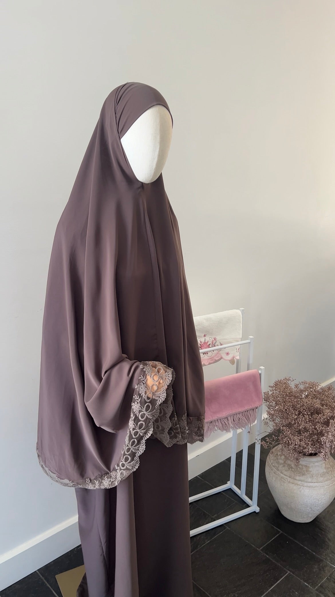 LACE KHIMAR SET DARK TAUPE
