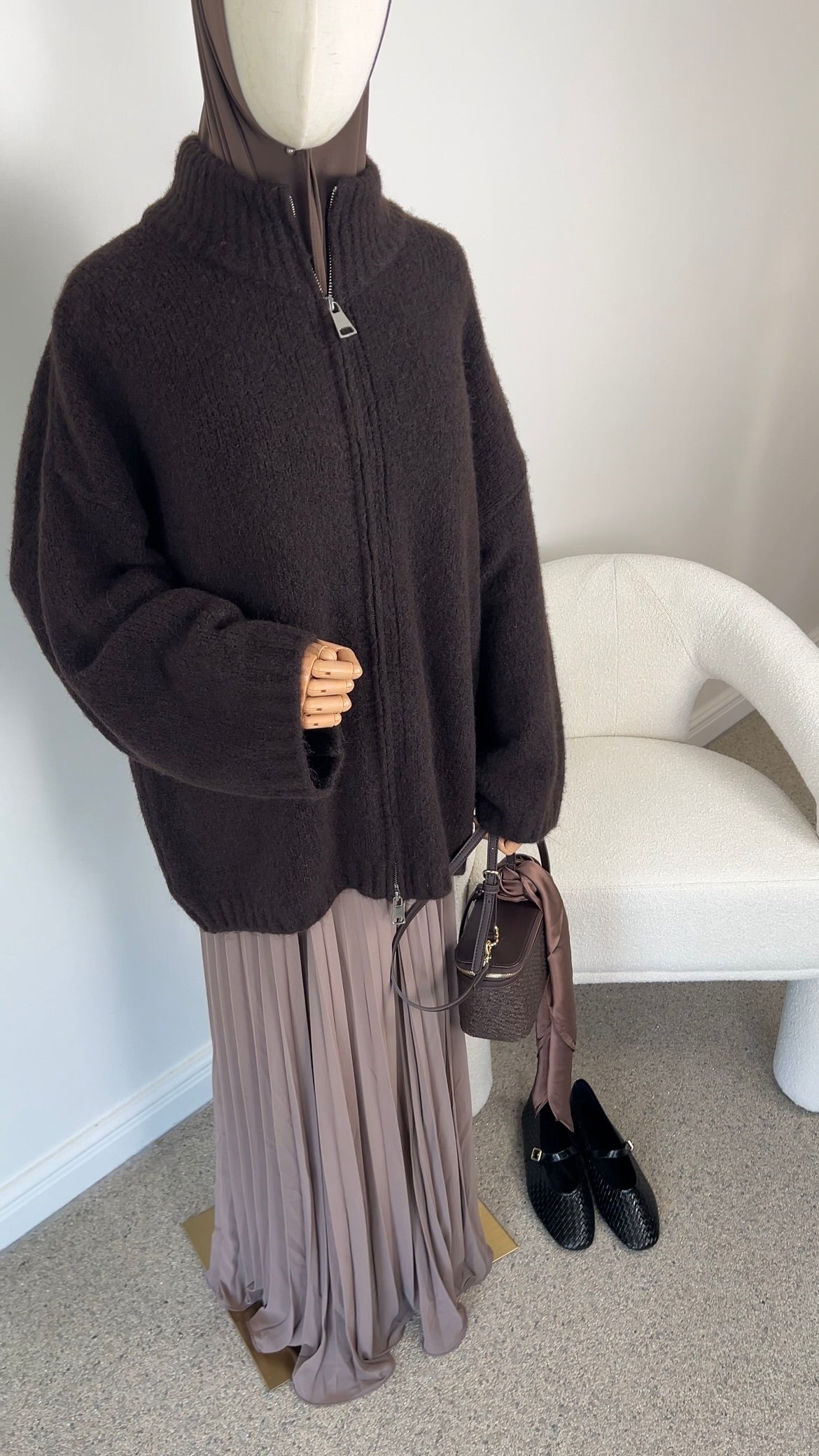 FLUFFY KNIT ZIPPER DARK BROWN