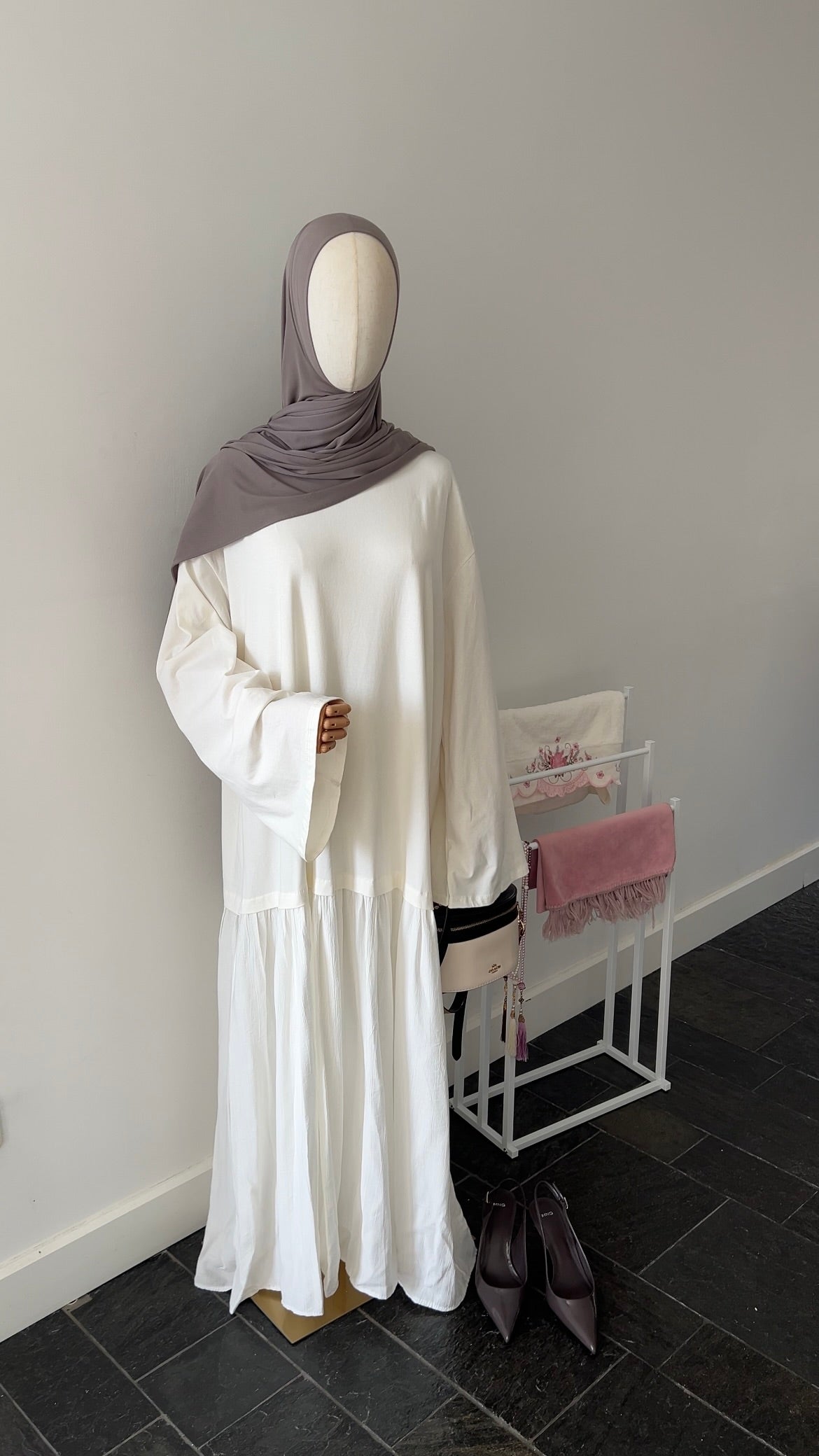 LONGSLEEVE RUFFLE DRESS OFF-WHITE