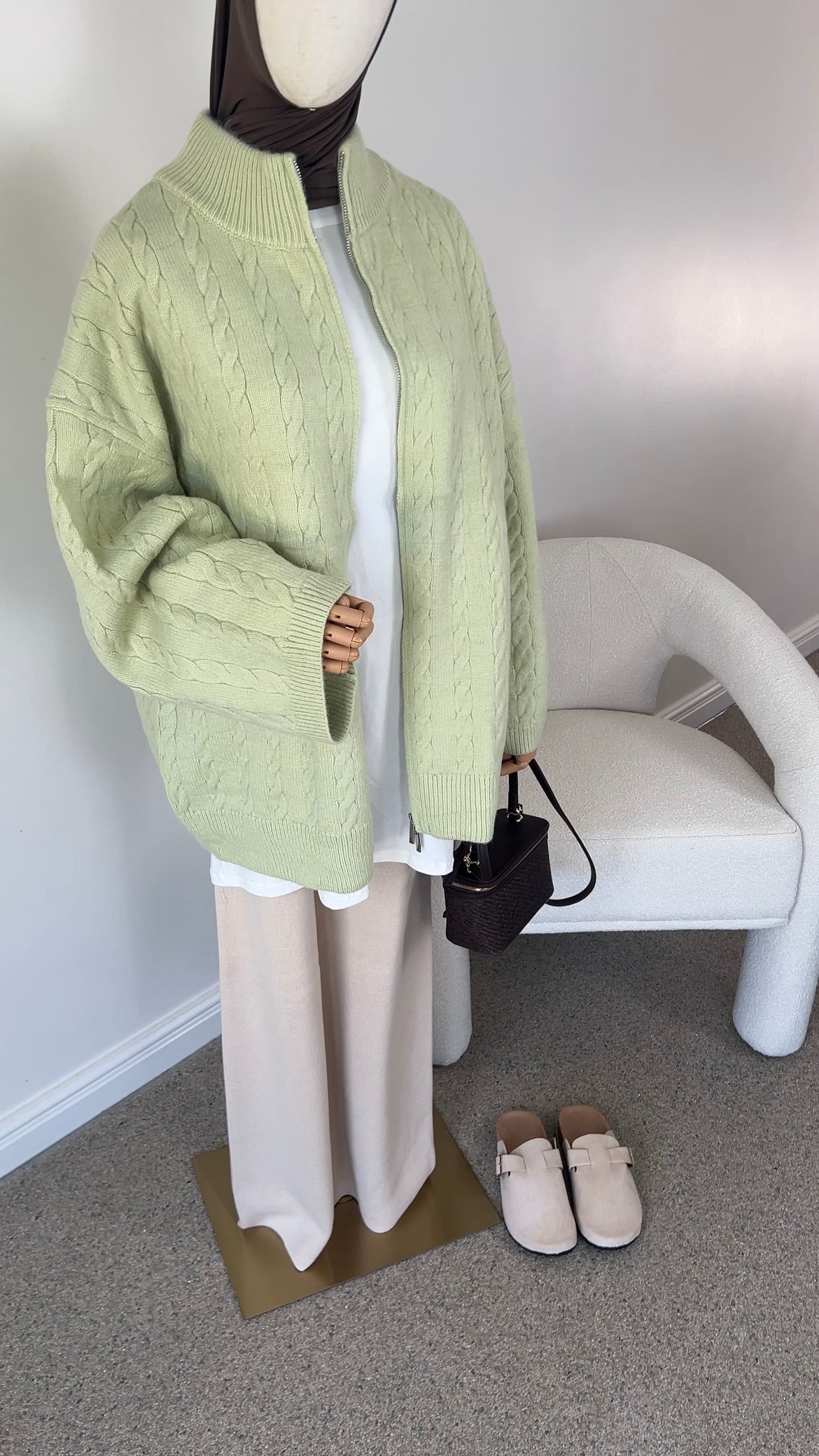 CABLE ZIPPER SAGE GREEN (RESTOCKING SOON)