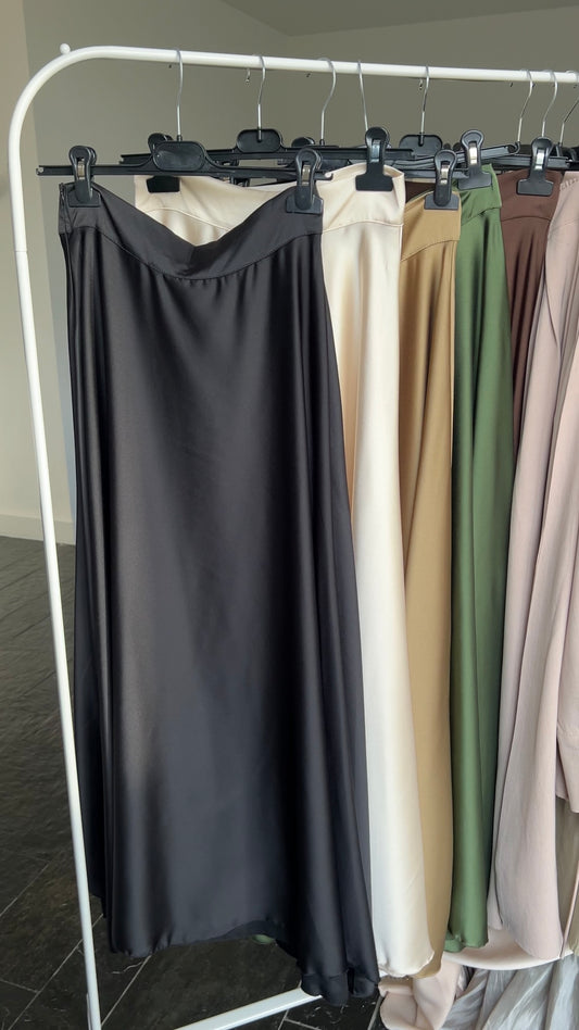 SATIN SKIRT BLACK